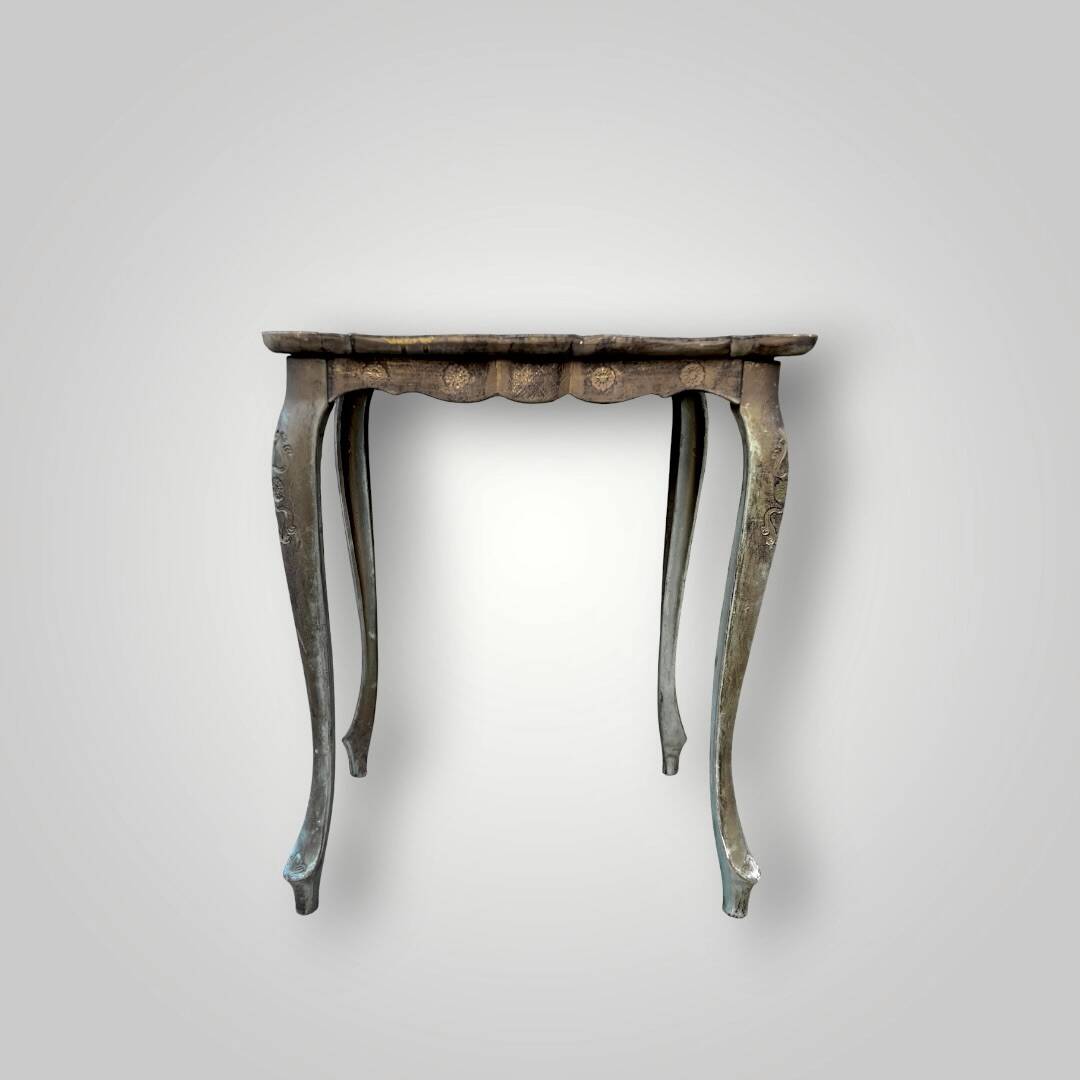 Antique Florentine side table in painted resin – beautiful patina