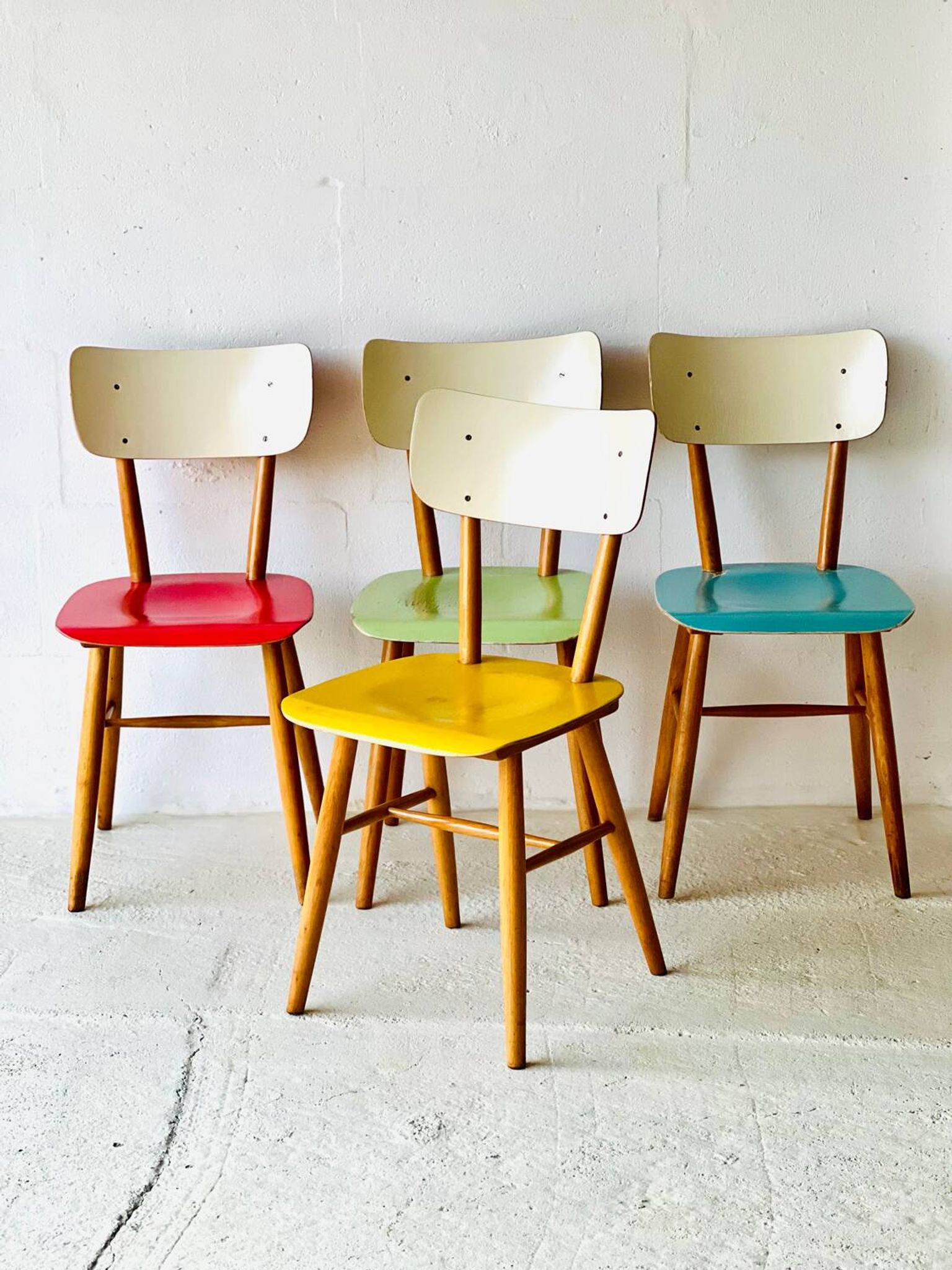 Chaises de salle à manger de Ton, années 1950.