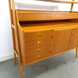 Teak fineer kast uit Zweden met lades, legplank en uitschuifbare plank