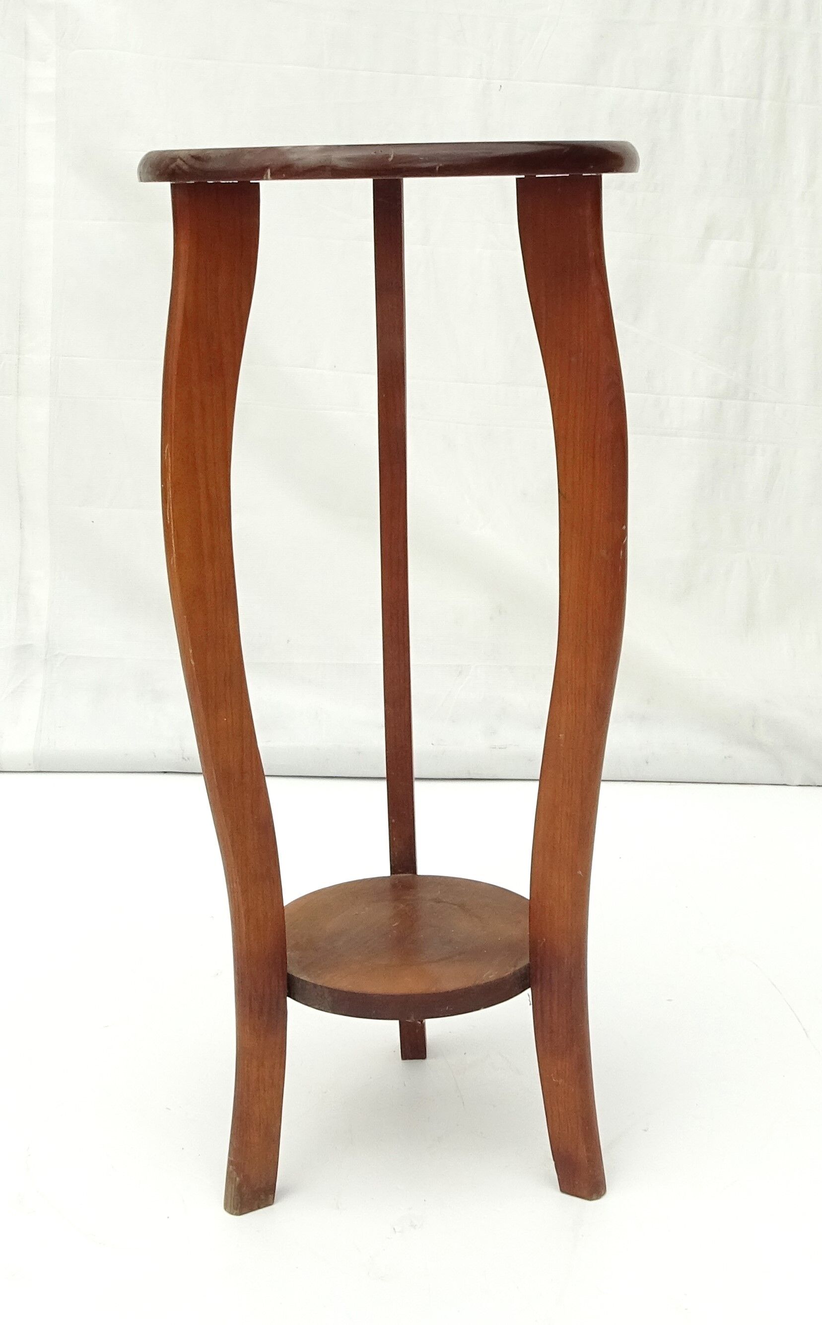 Wooden pedestal table