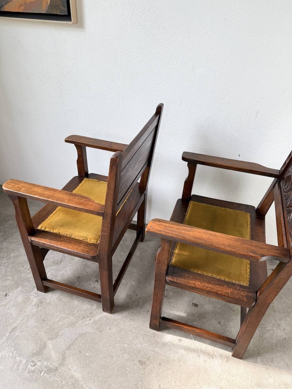 Paire de fauteuils style espagnol bois sculpté 1900