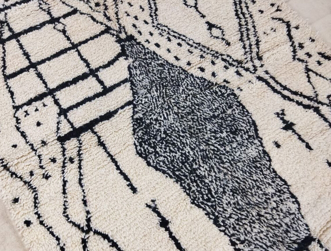 Moroccan berber carpet 250x150cm