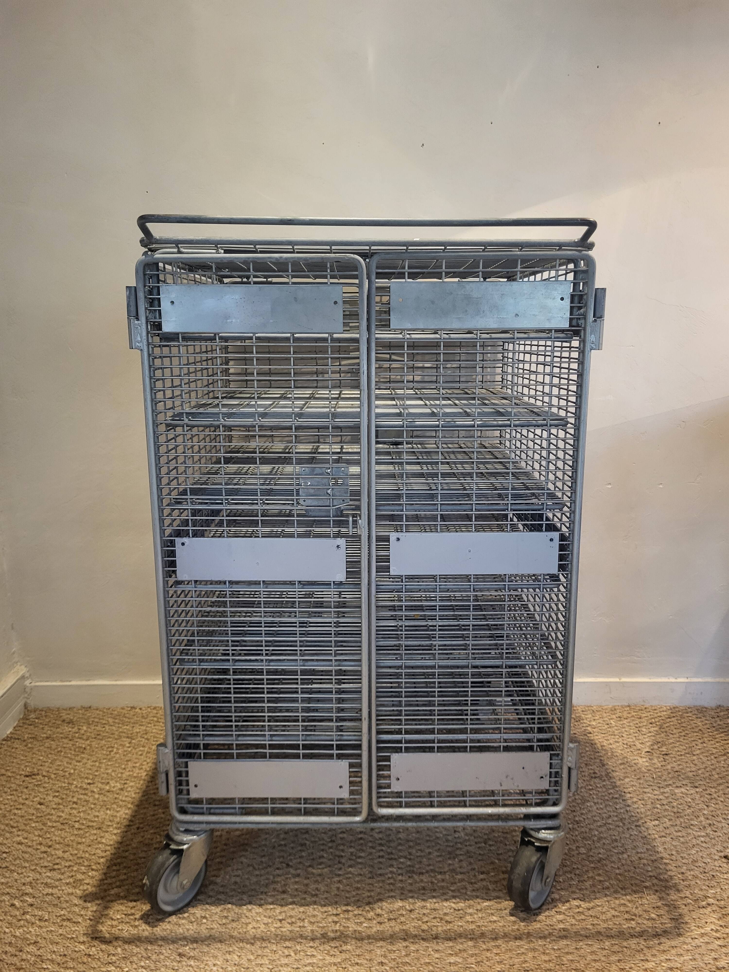 Desserte industrielle vintage