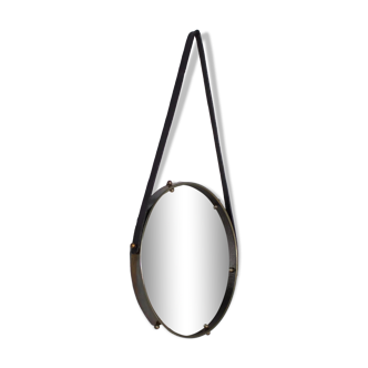 Suspended convex mirror