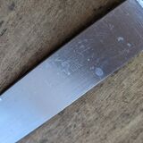 Set of 10 vintage stainless steel and bakelite table knives