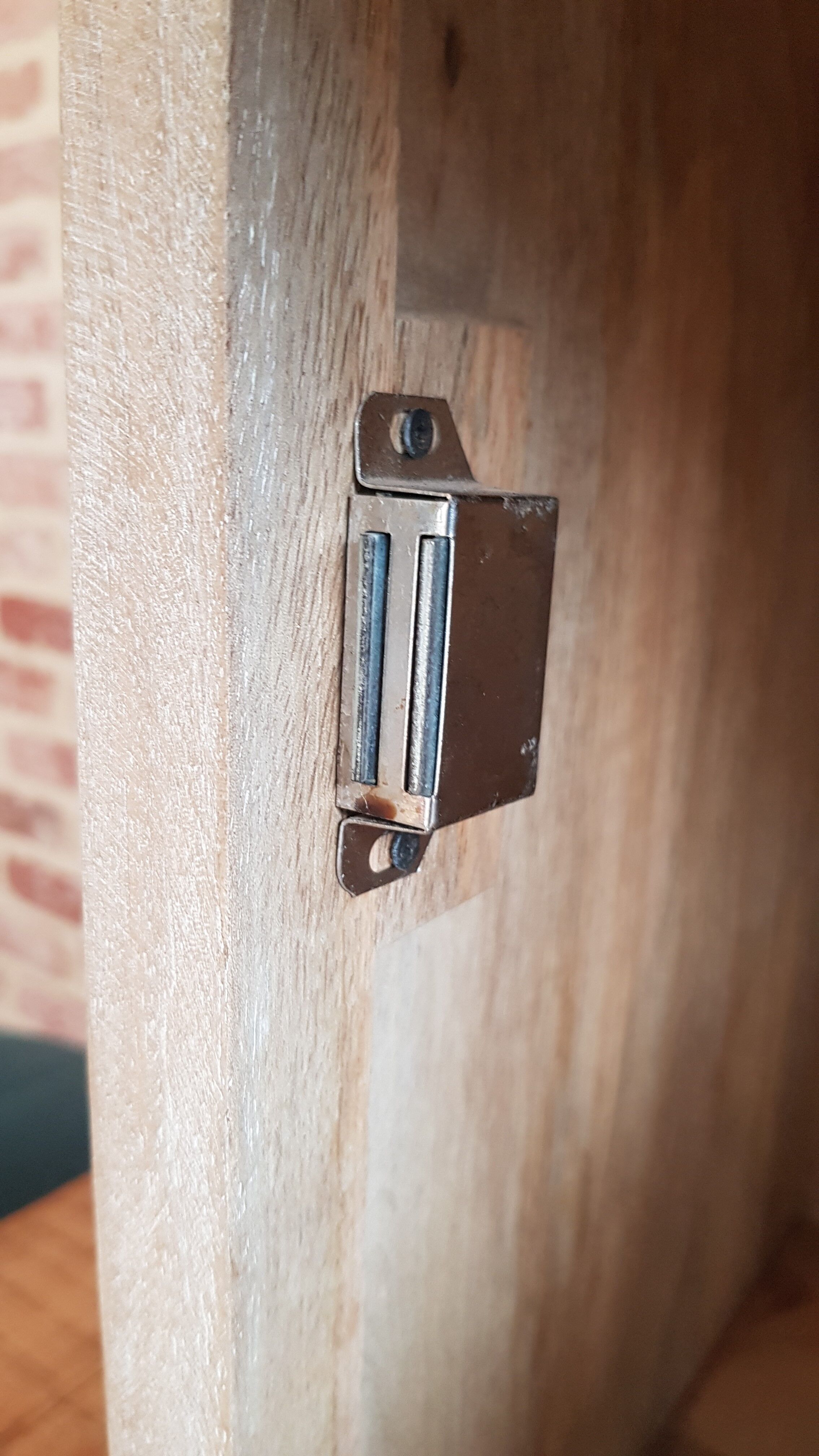 Chiseled mango tree bedside