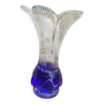 Grand vase en verre bleu