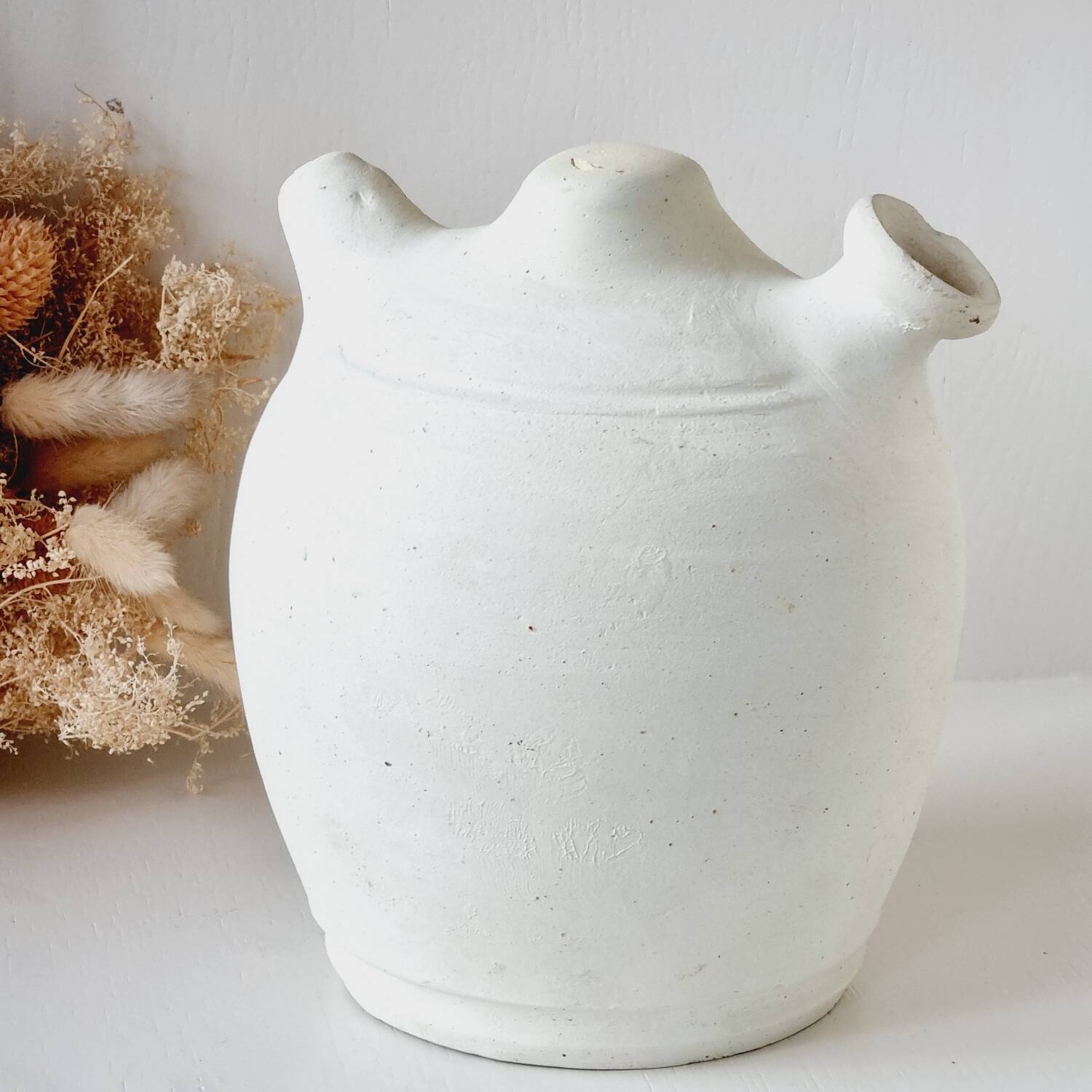 White terracotta gargoulette