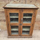 Ancien cabinet vitré en teck birman