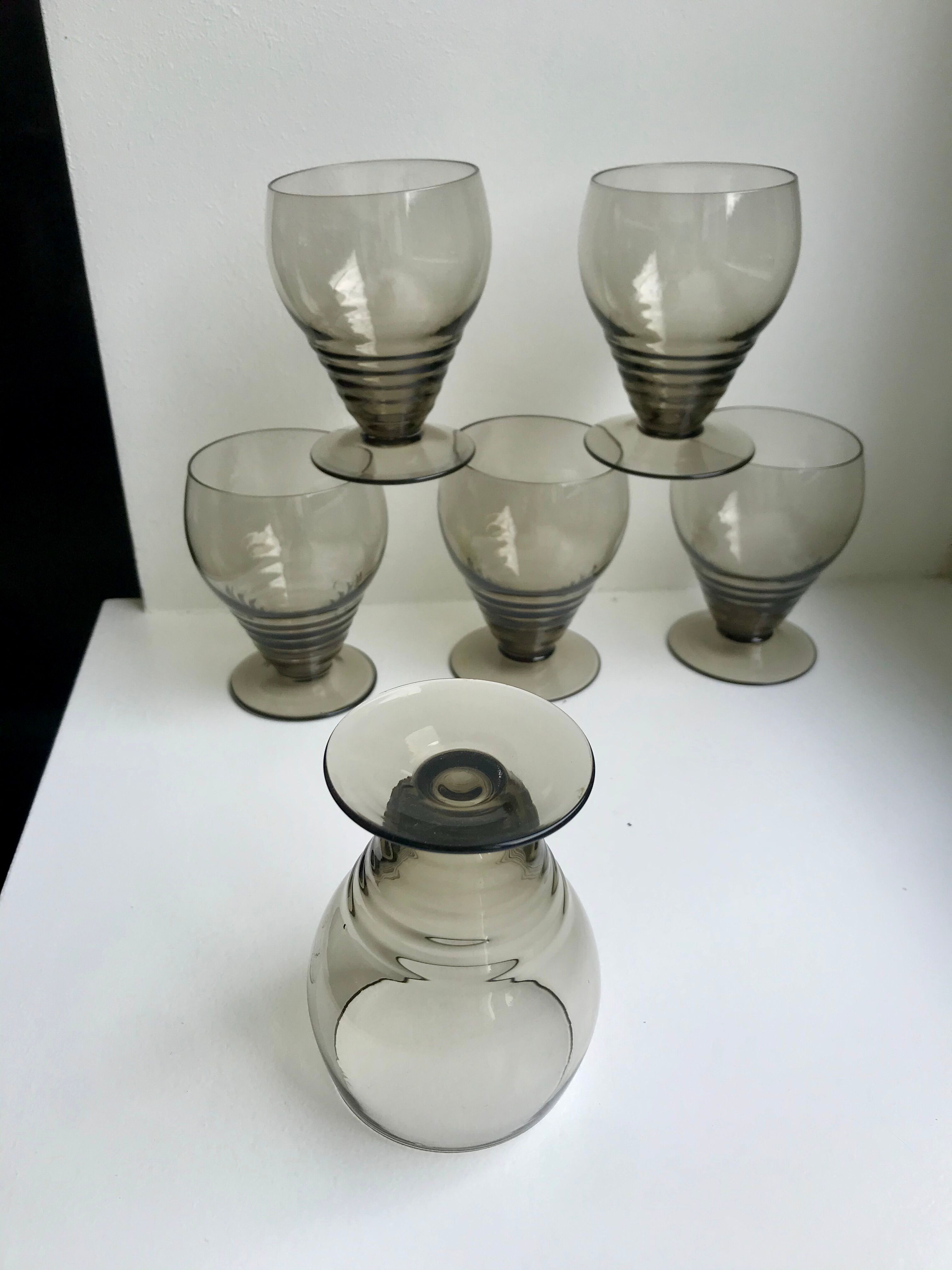 Set of 6 small art deco design wine glasses in smoked glass 30-40s