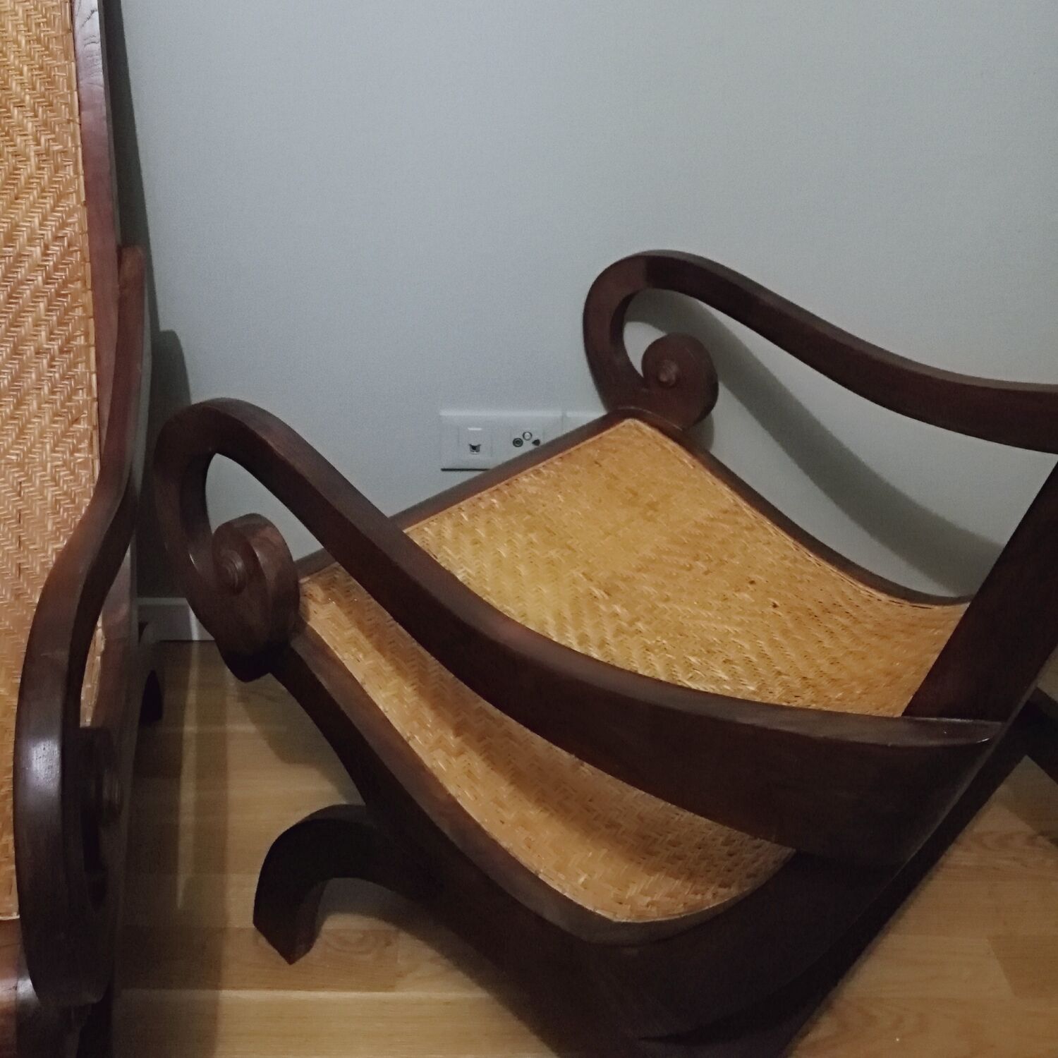 Deux fauteuils coloniaux planteurs