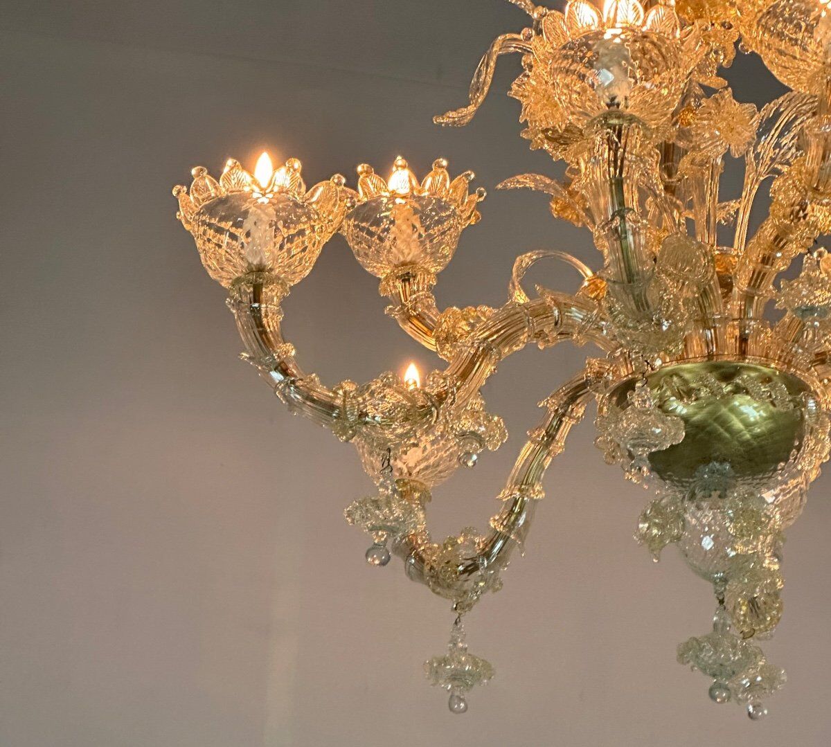Venetian chandelier rezzonico in gilded Murano glass circa 1920