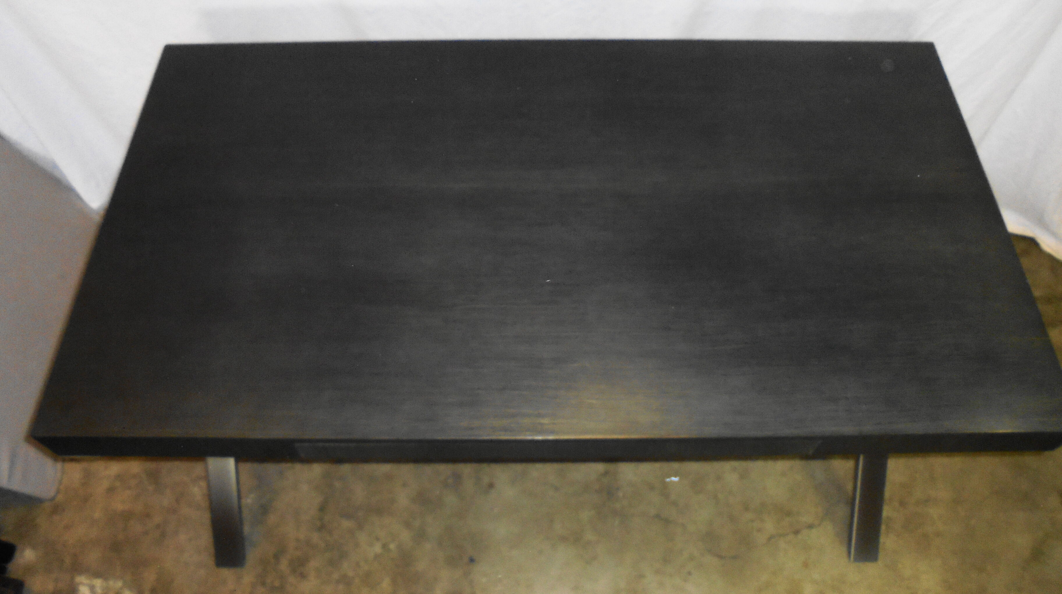 Flat office with metal feet of the 80s