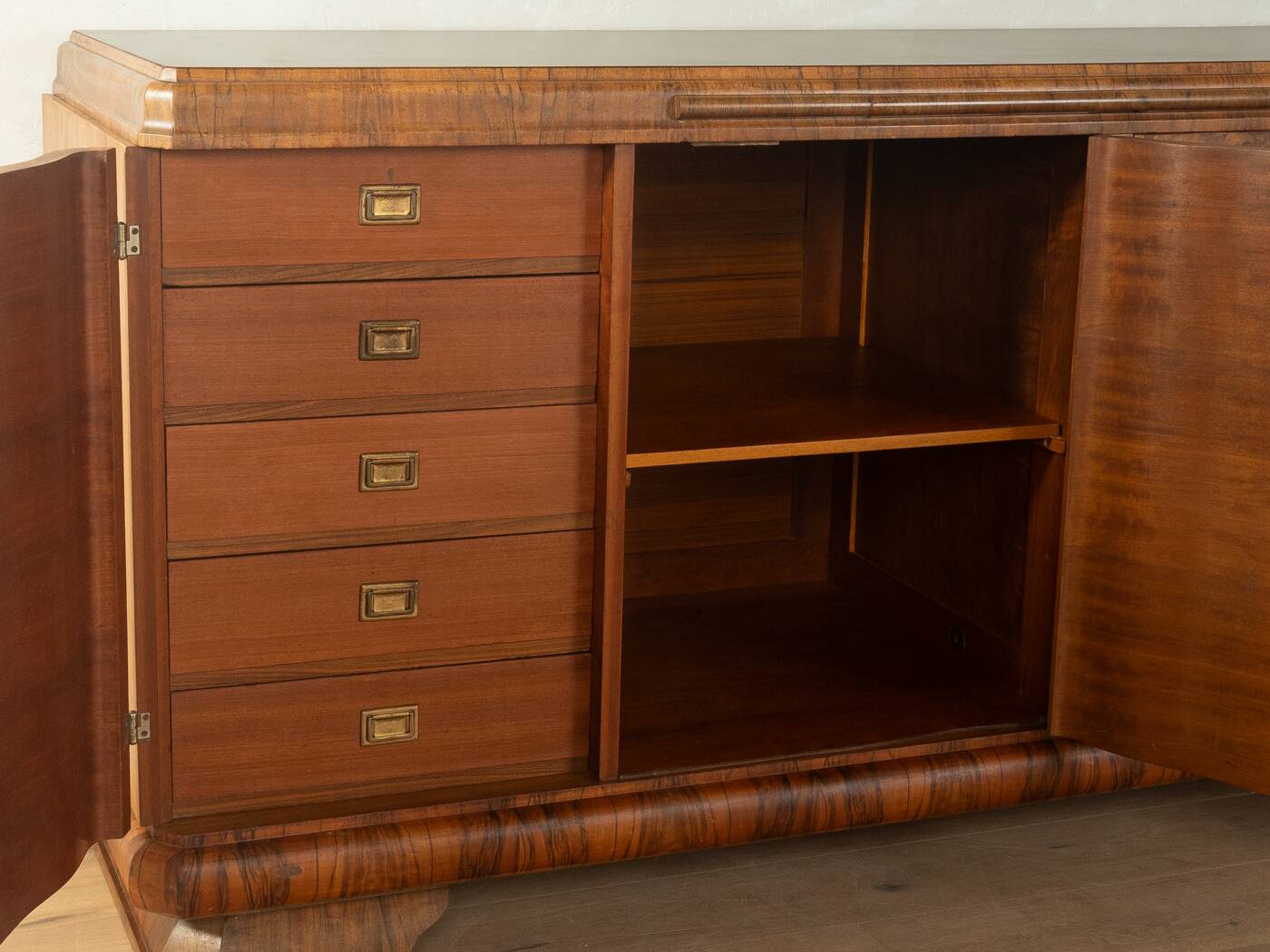 Merveilleux buffet Art Déco des années 1920