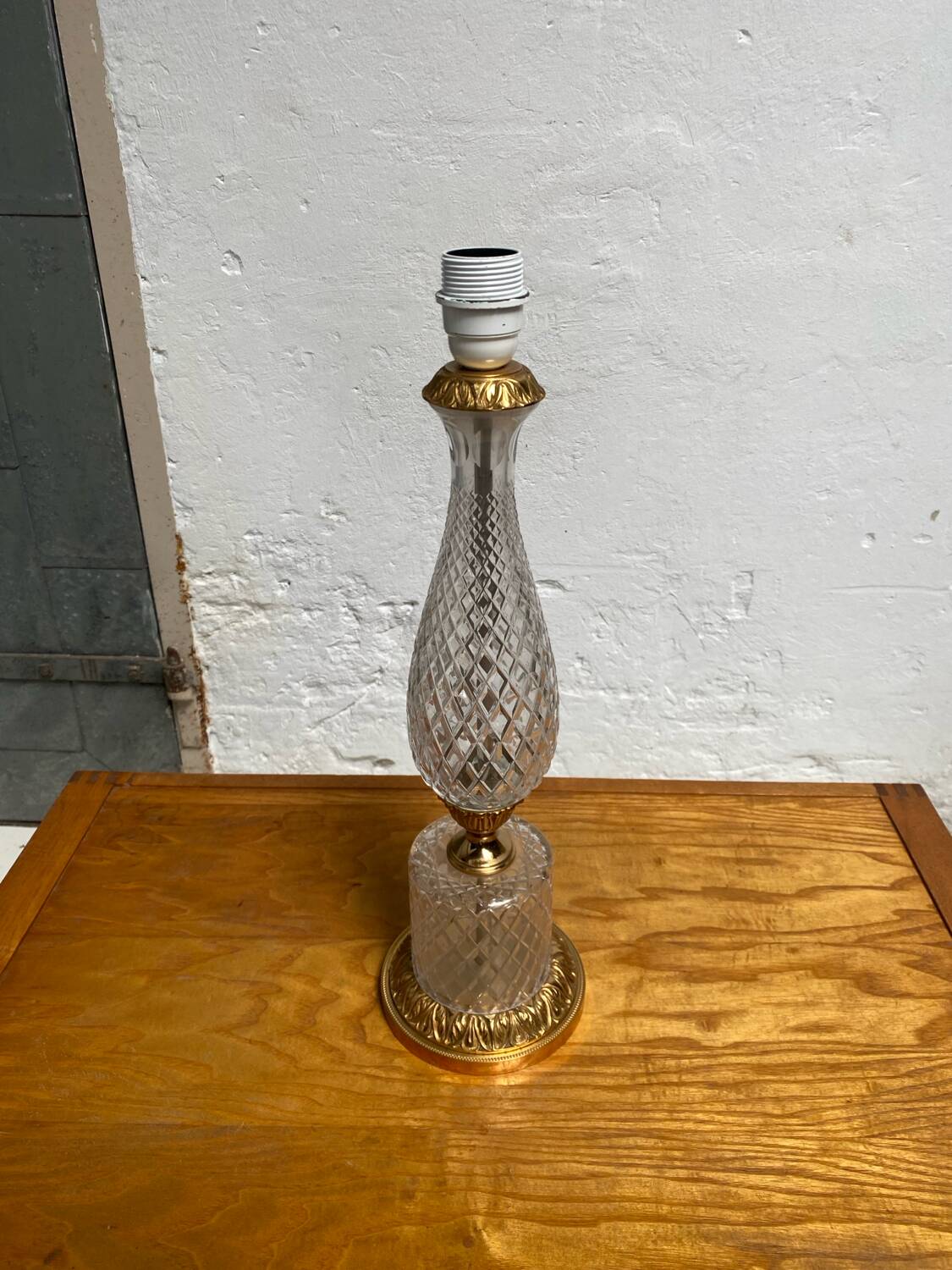 Glass table lamp with brass
