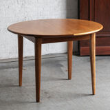 Extendable dining table, round to oval, 1970s