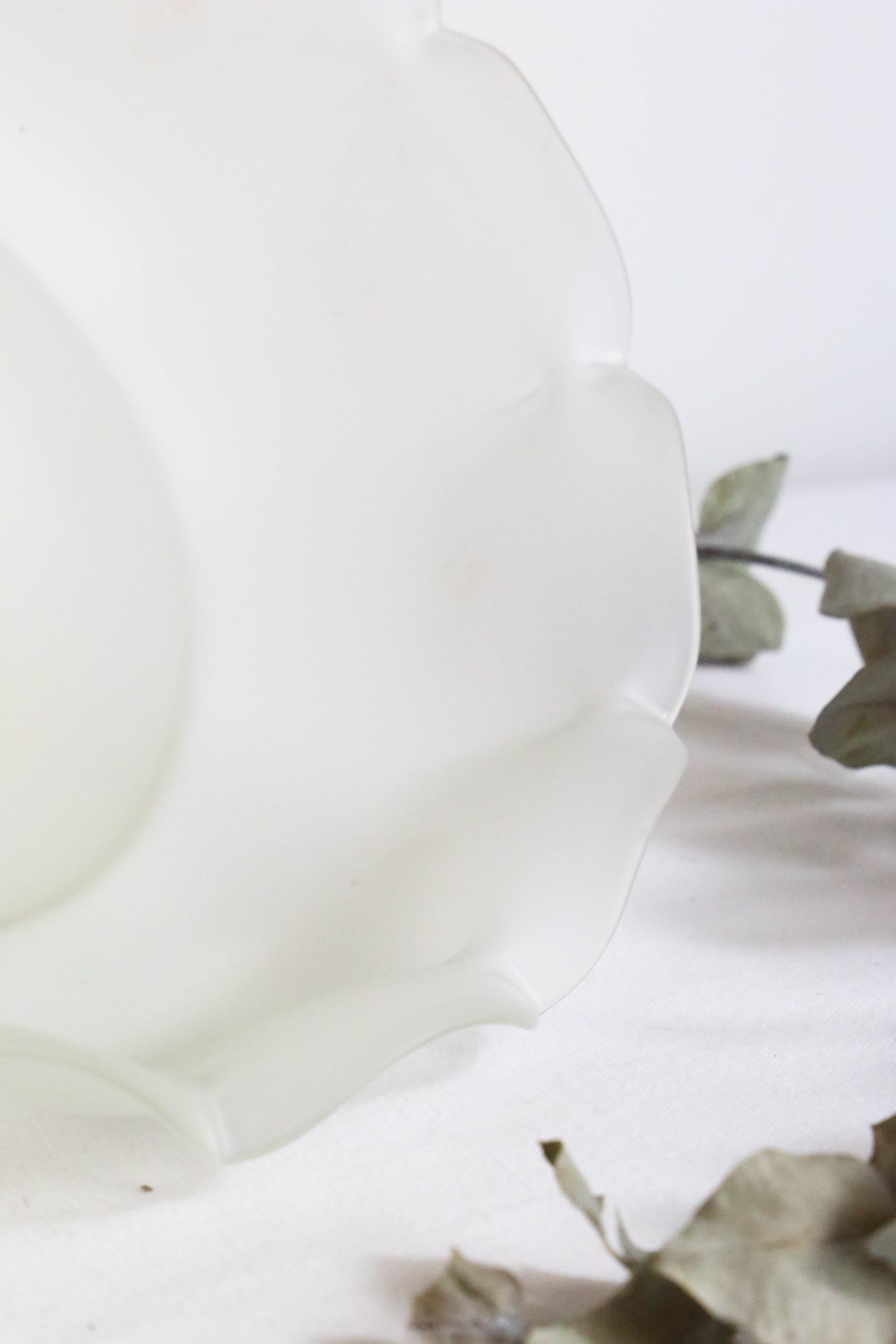 Suspension in white glass, vintage