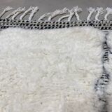 White wool rug embossed with frame 156x255cm