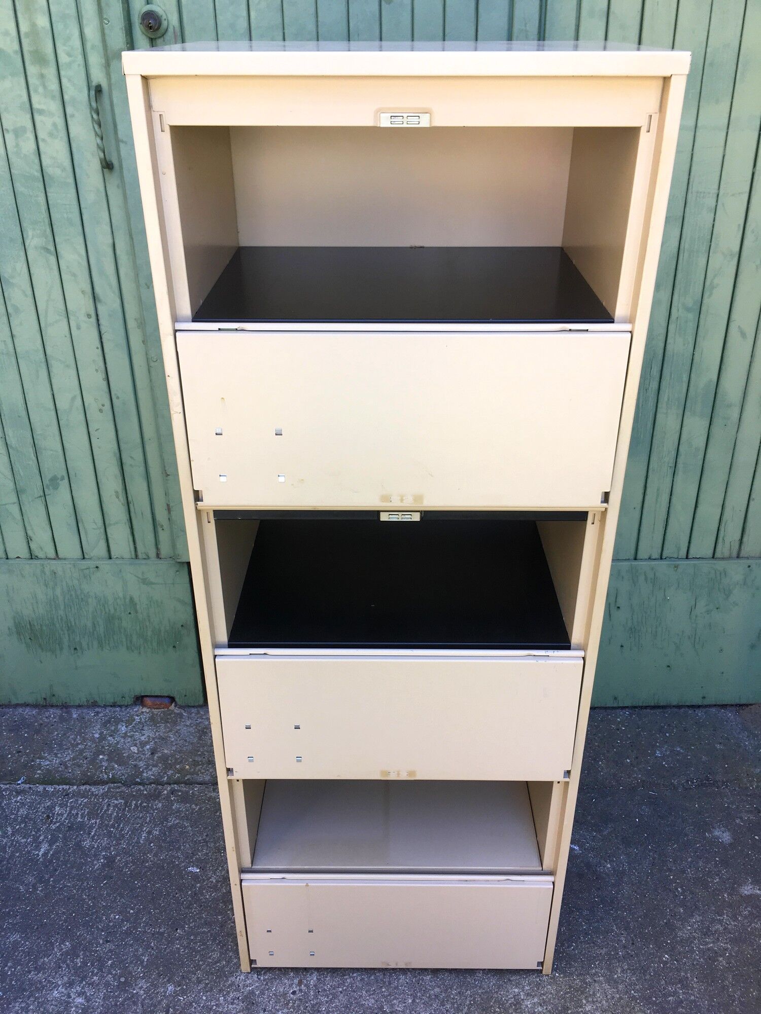 Industrial flap cabinet
