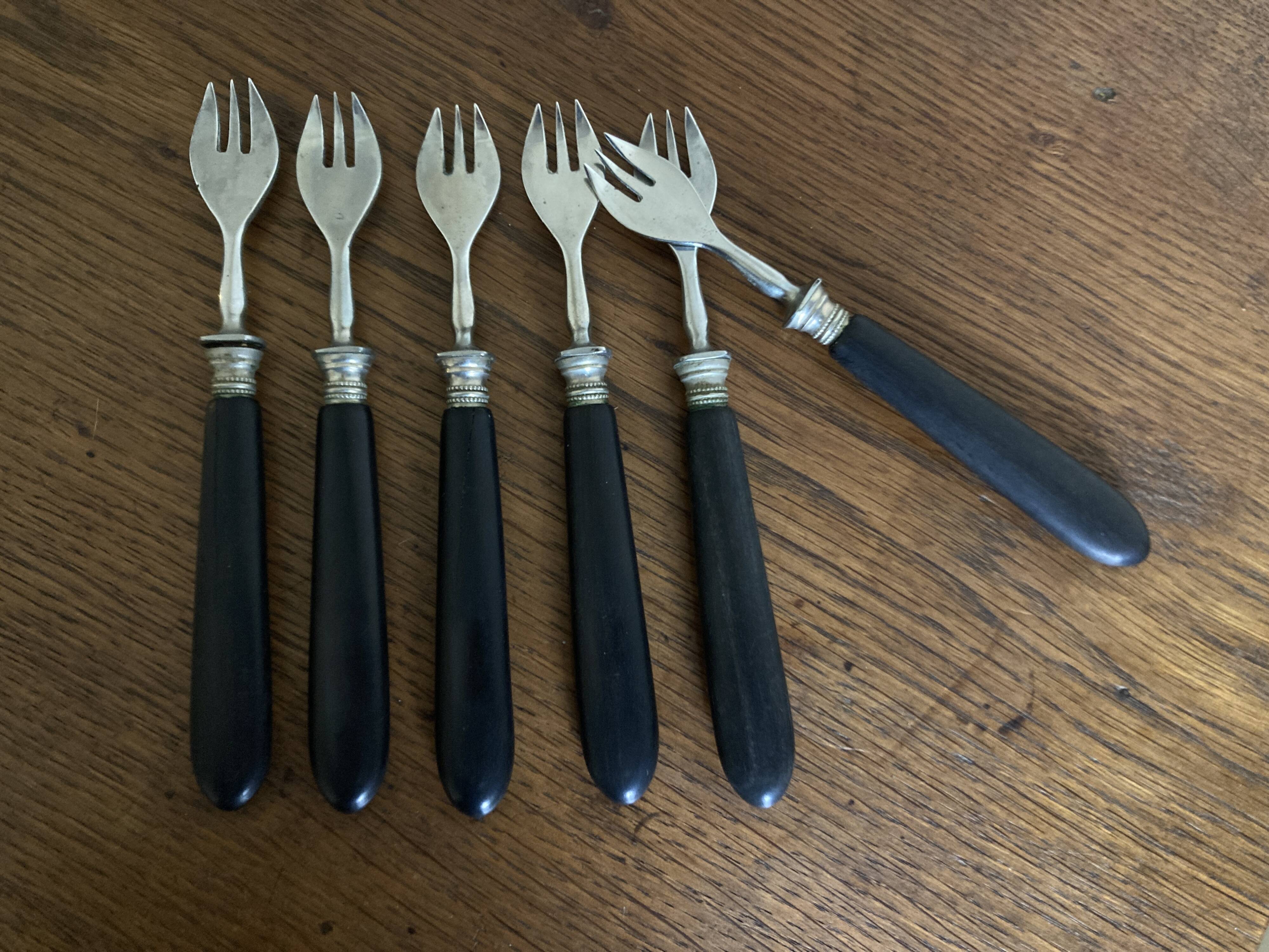 Set de 6 fourchettes à huitres 19e en bois d'ébène