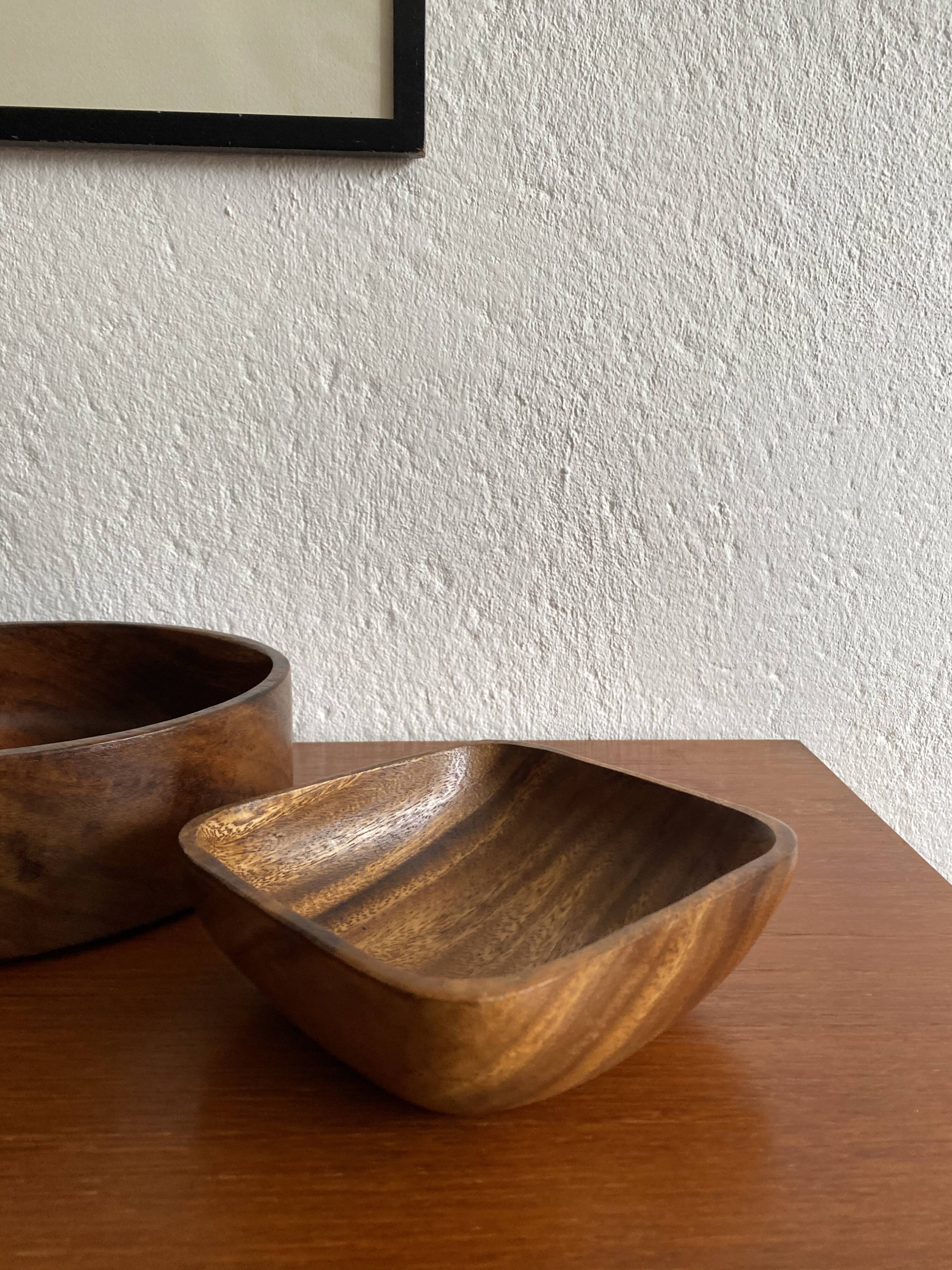 Set 2 Vintage Wooden Dishes