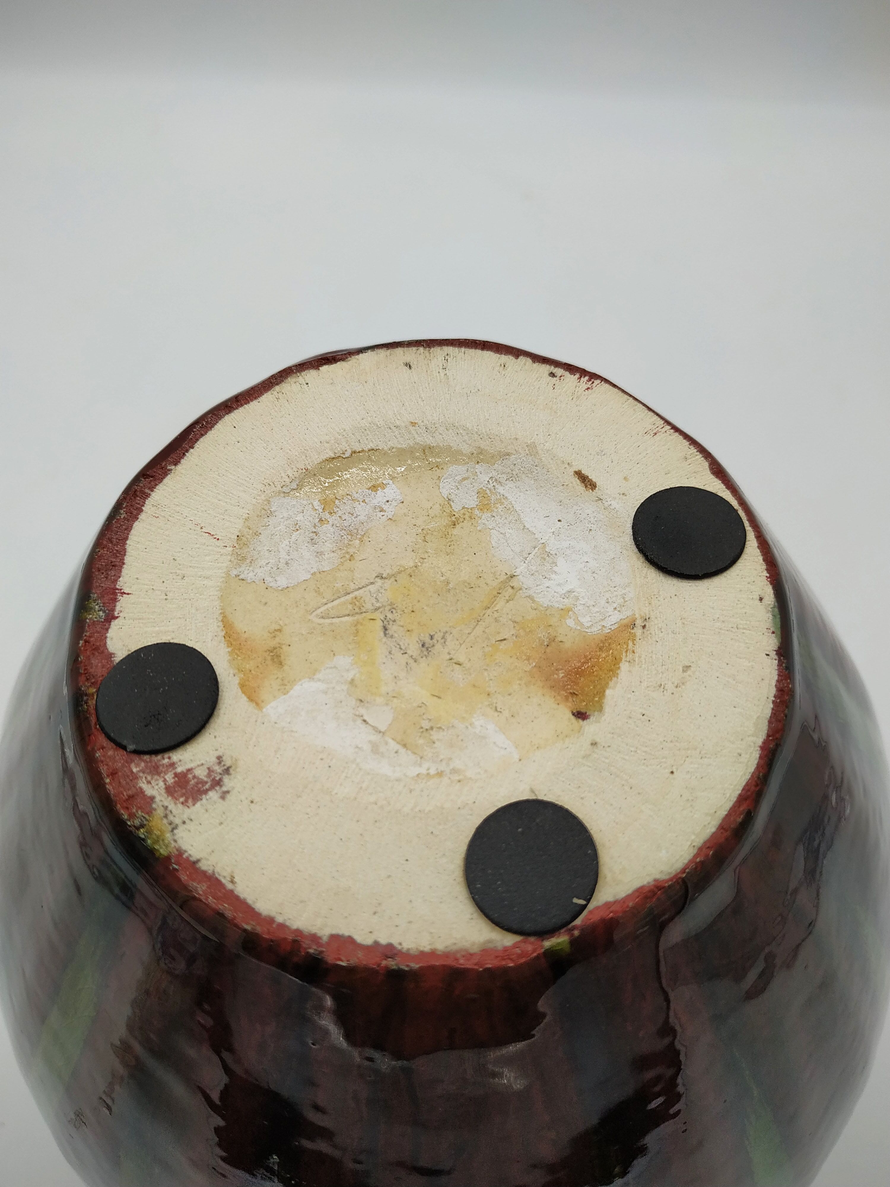 Vase in red and green flamed sandstone 30s