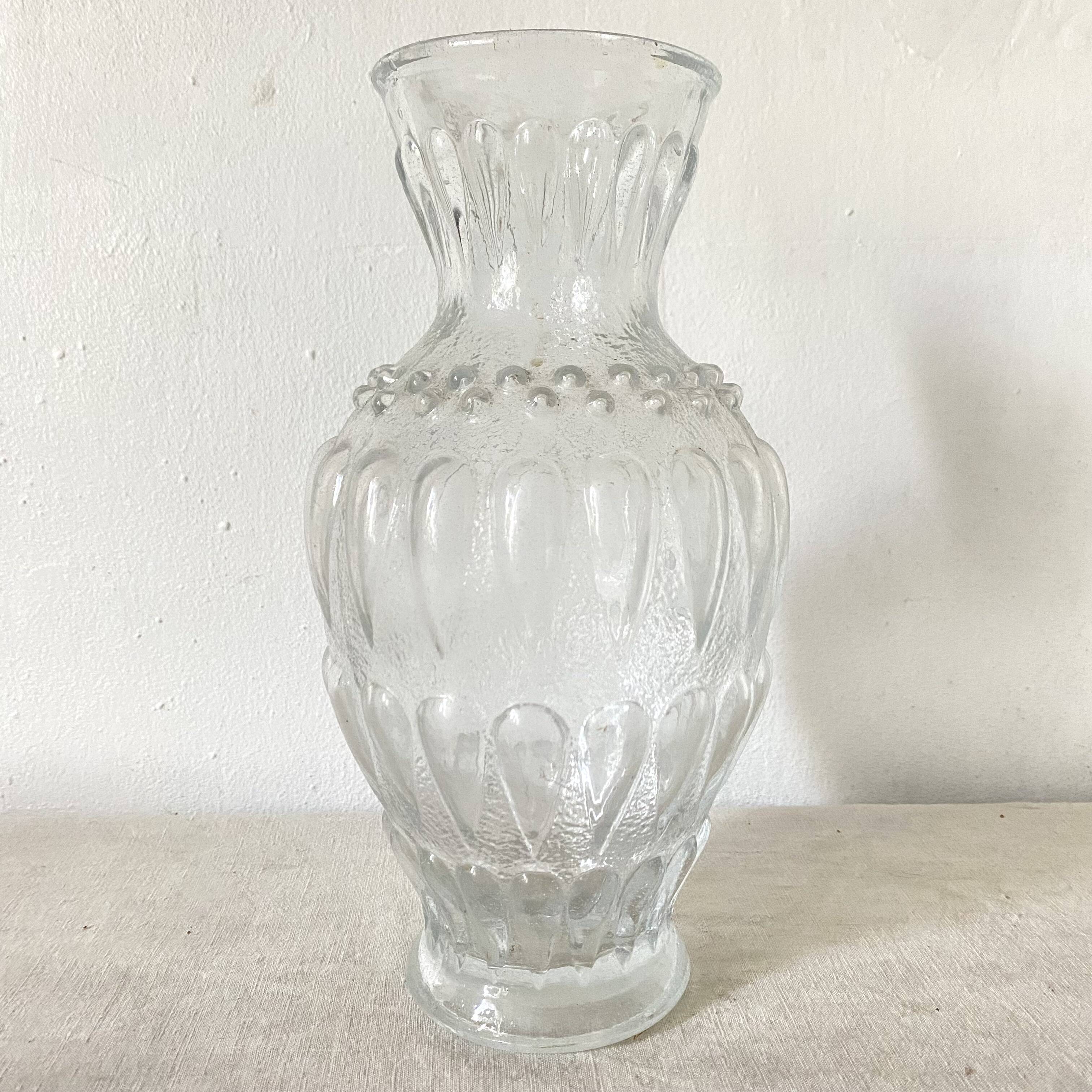 Vase haut vintage en verre moulé