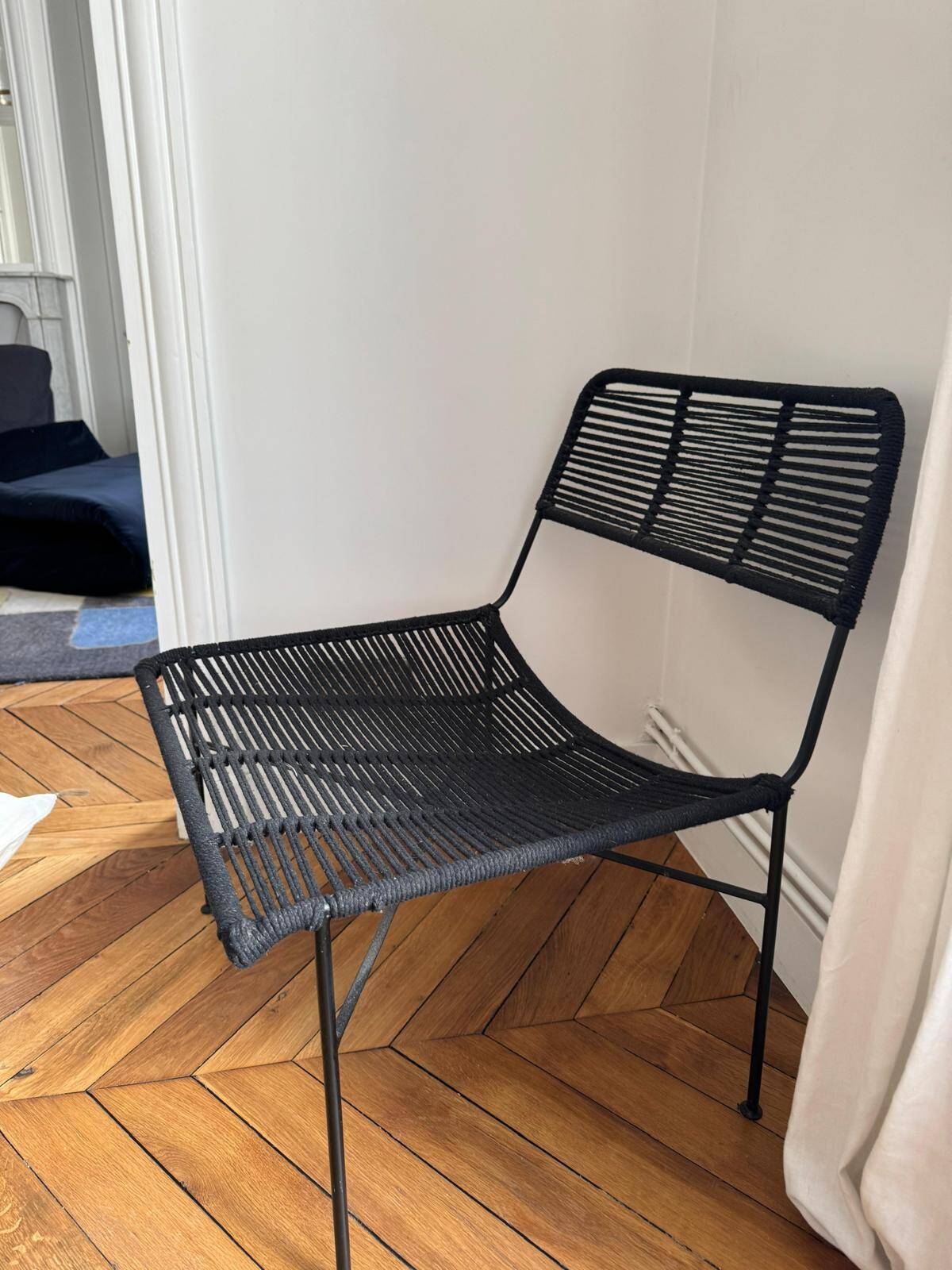 Fauteuil noir modèle Murgi Caravane