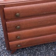 Vintage oak chest of drawers with splayed legs and 4 drawers, circa 1950
