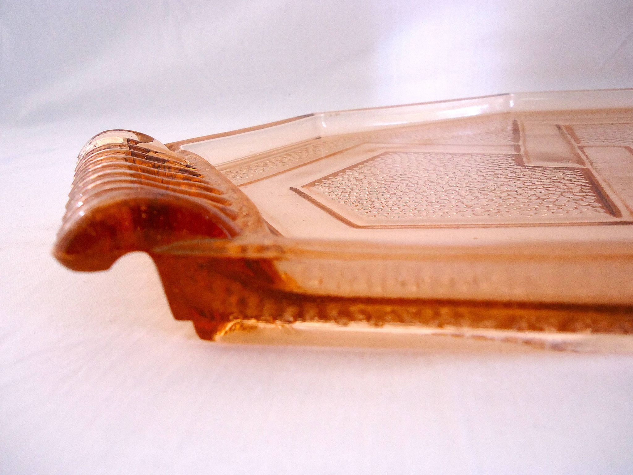 Vintage service in pink salmon glass – Carafe, 8 glasses, and Art Deco tray.