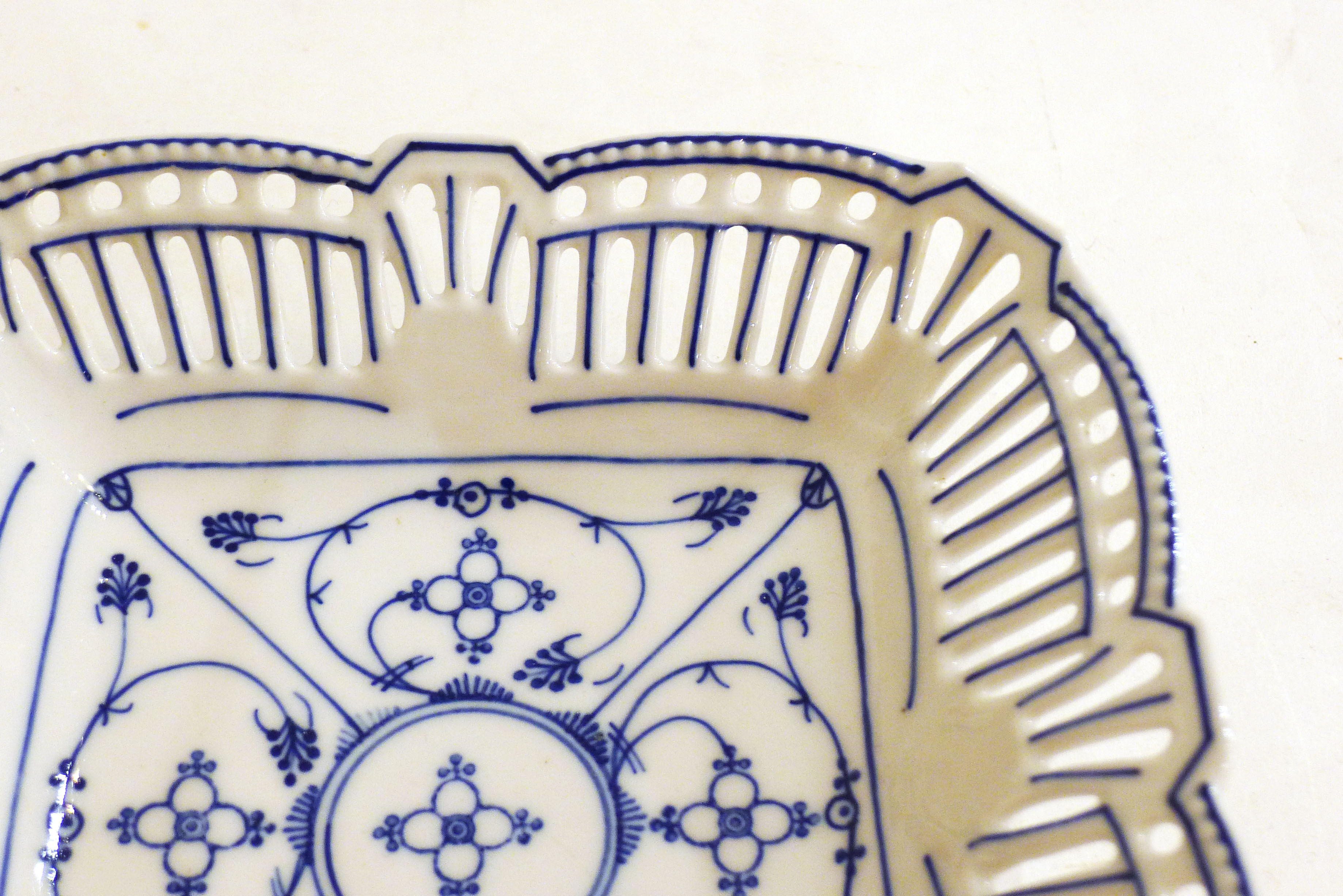 Porcelain cup, Copenhagen décor, early 20th century