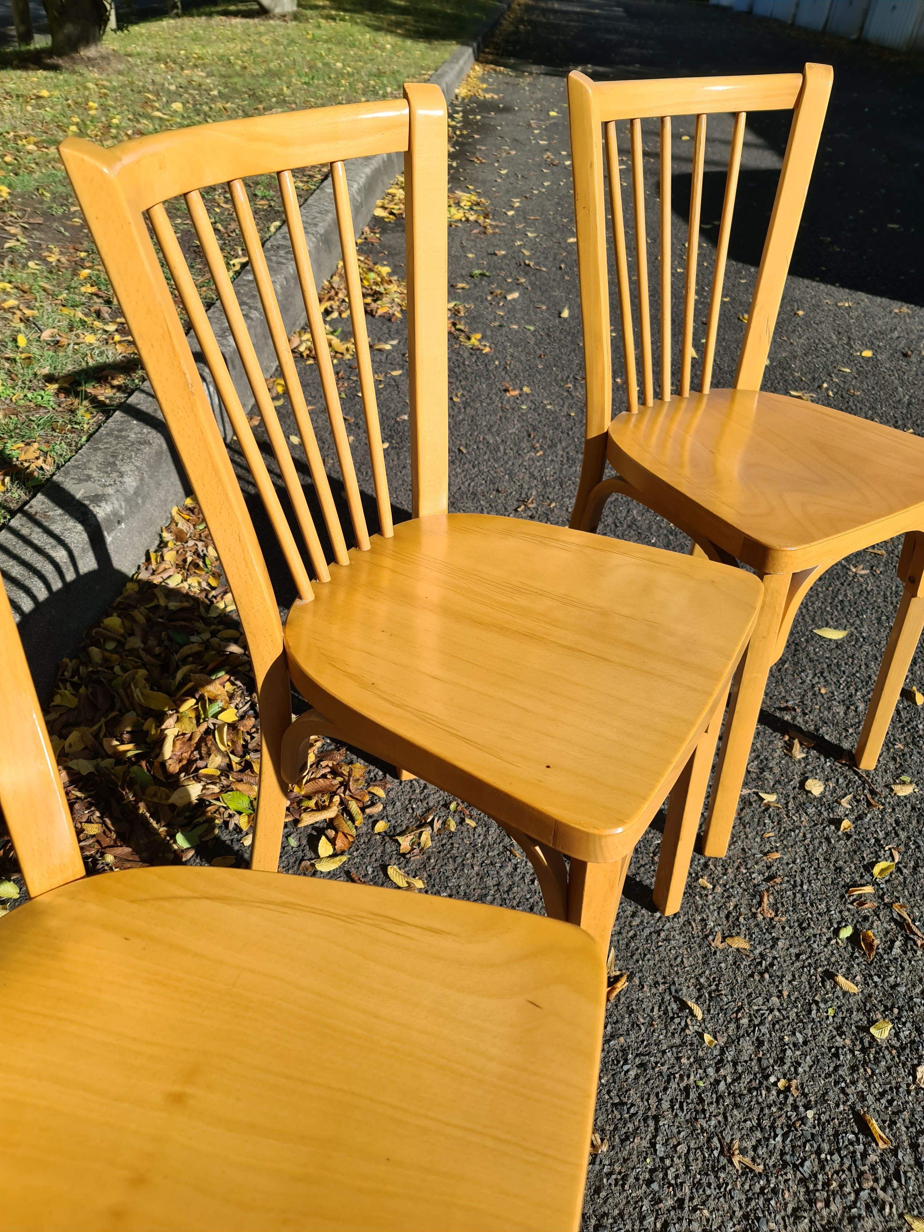 Série de 4 chaises vintage bistrot Baumann 87