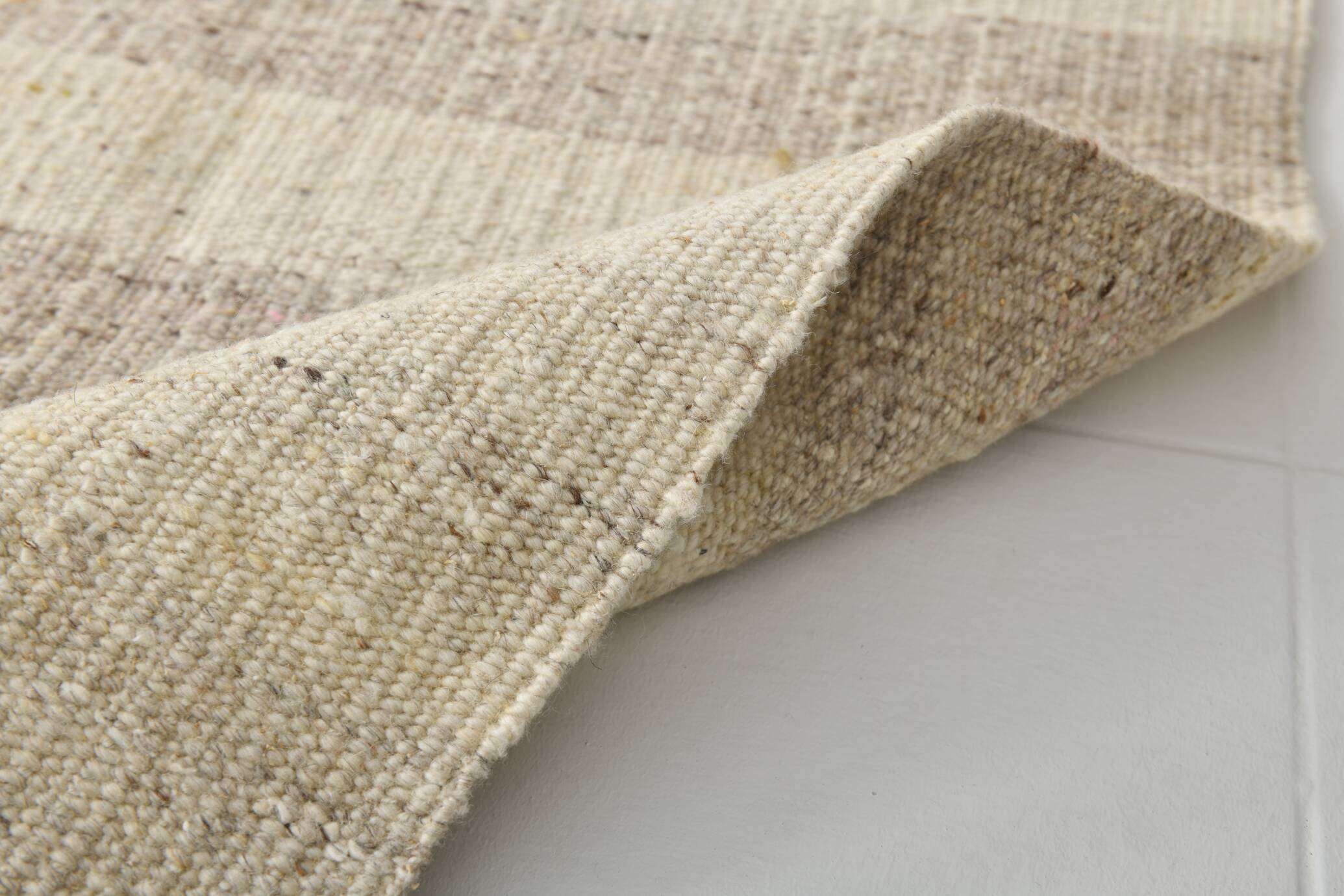Tapis kilim de couloir en jute beige et marron