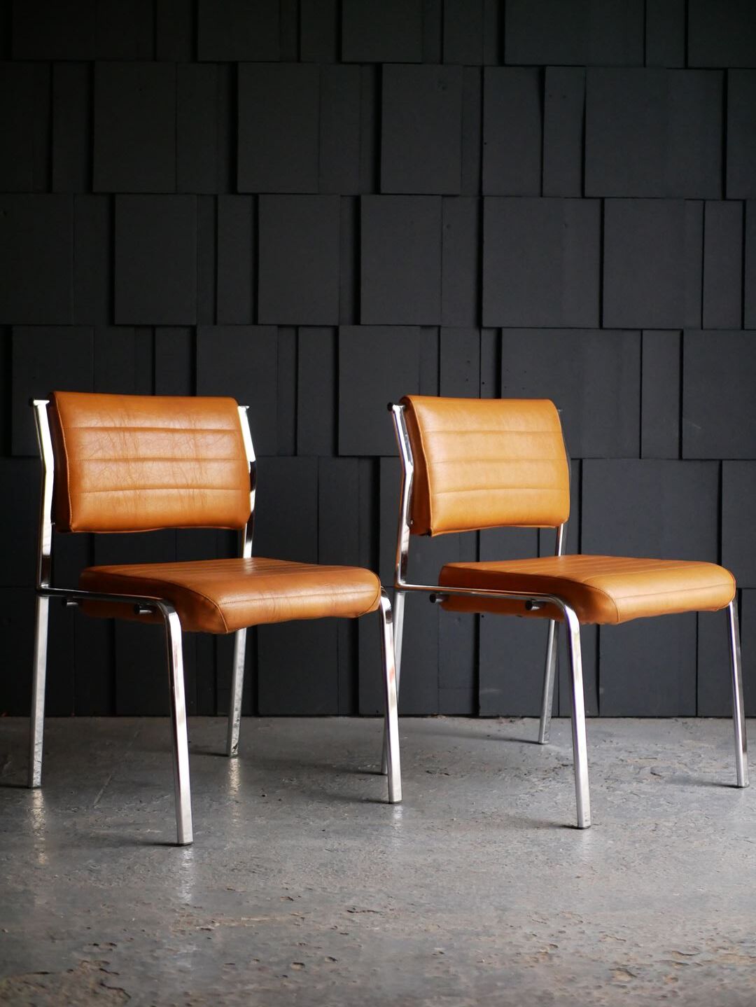 Pair of 70s design chairs