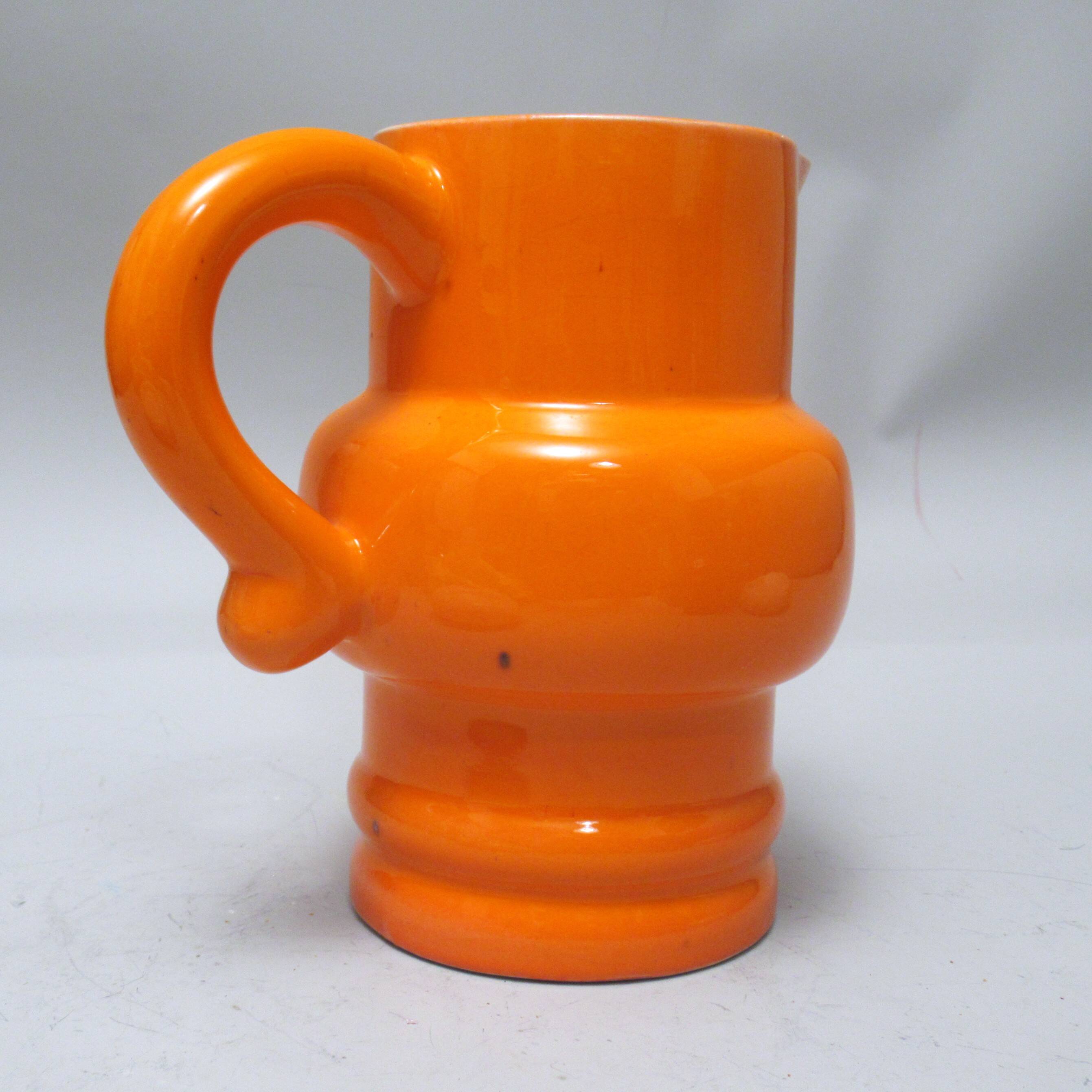 Pichet orange St Clément années 60