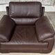 Fauteuil moderne en cuir marron