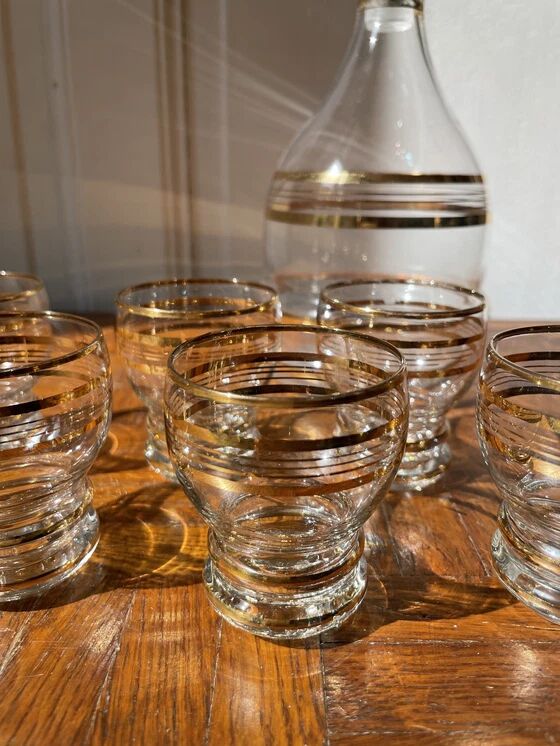 Service carafe et verres à liqueurs liseré doré