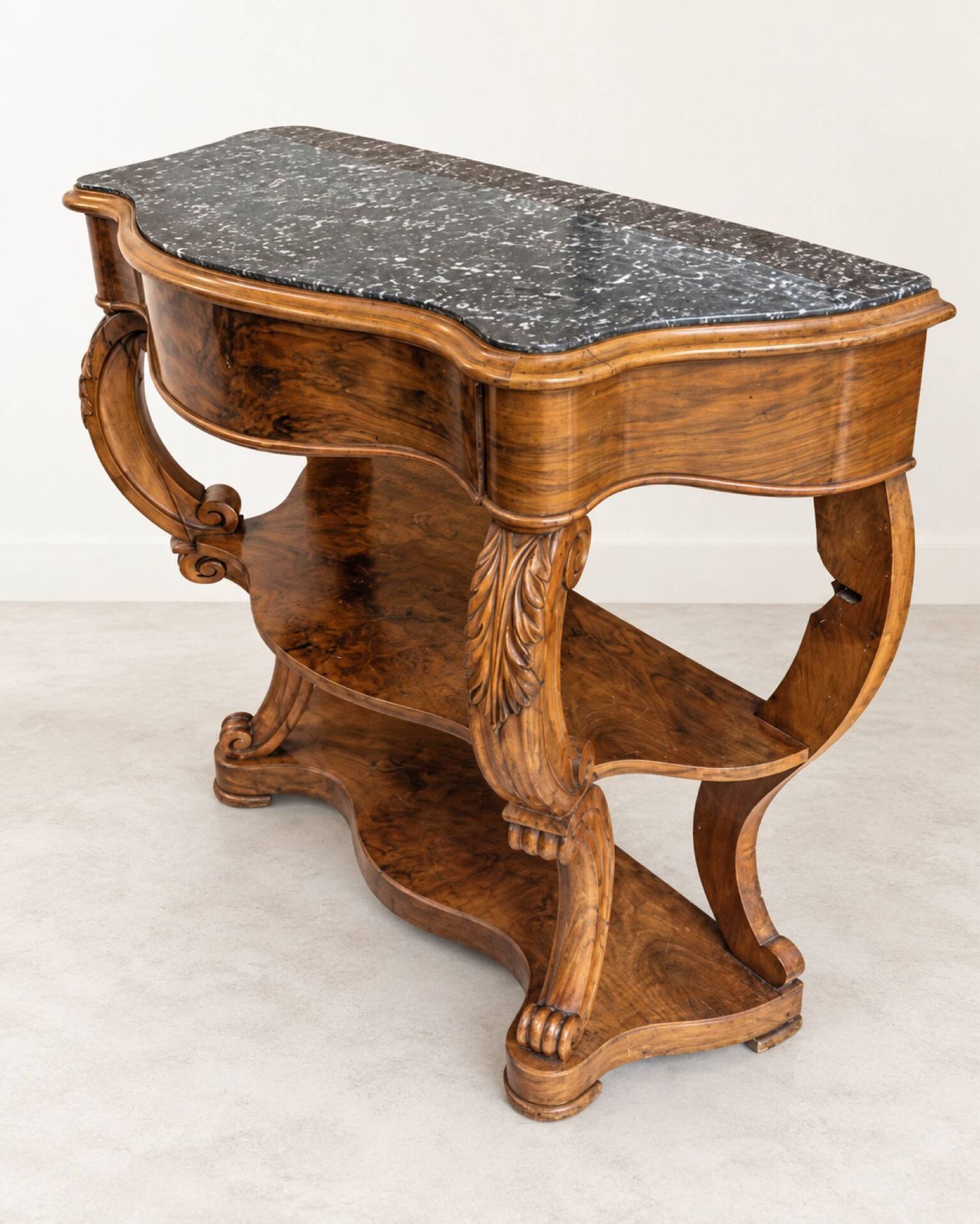 Console ancienne en bois sculpté et marbre gris veiné – Style Napoléon