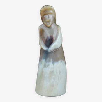 Statuette religieuse en corne ancienne