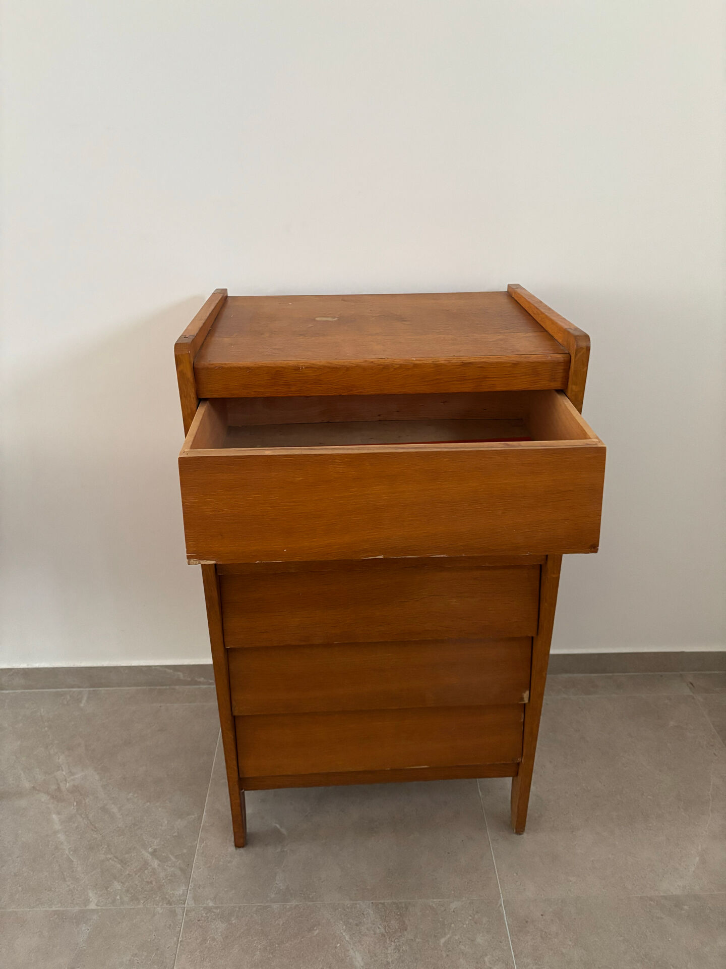 Weekly chest of drawers