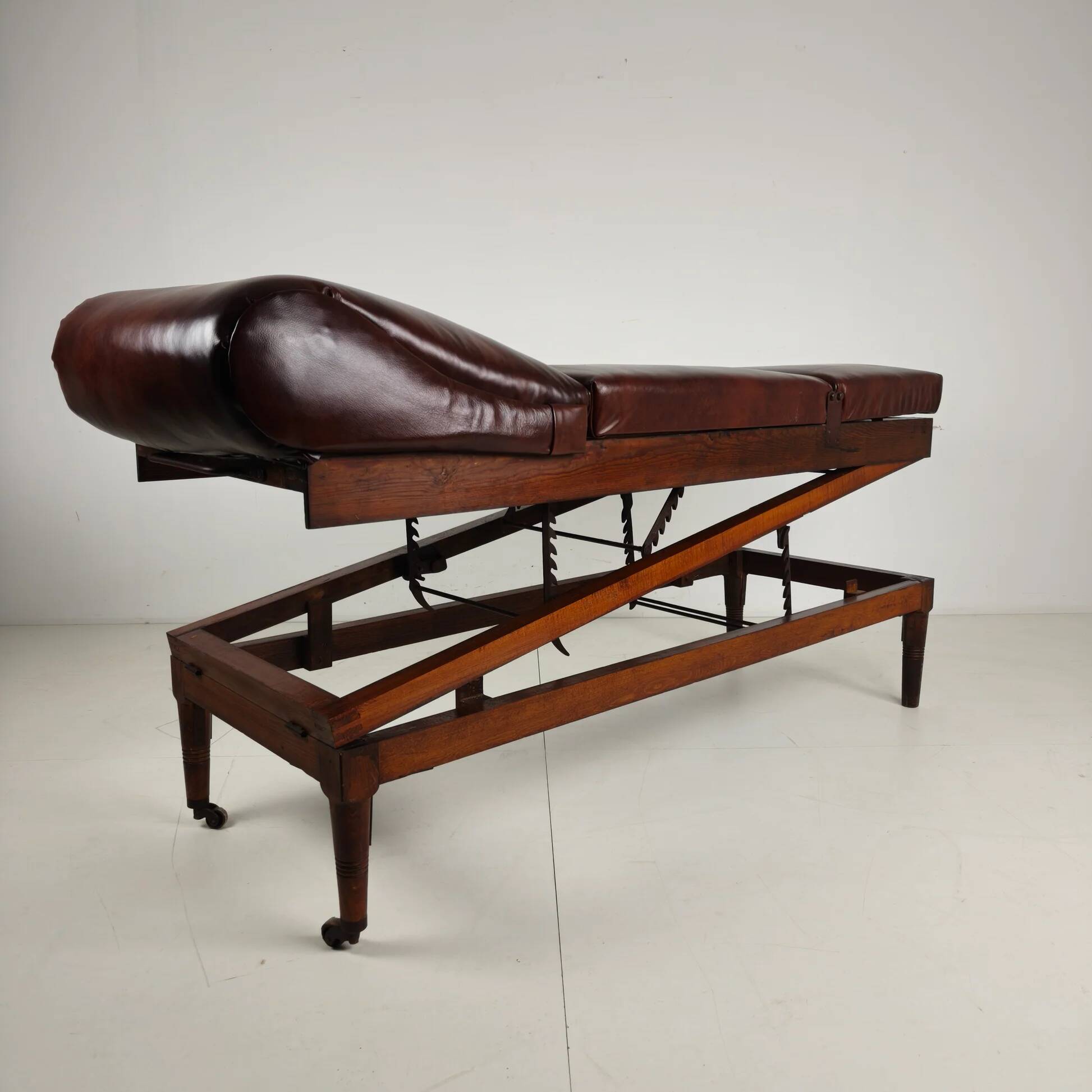 Lit d'hôpital militaire anglais antique – 19e siècle
