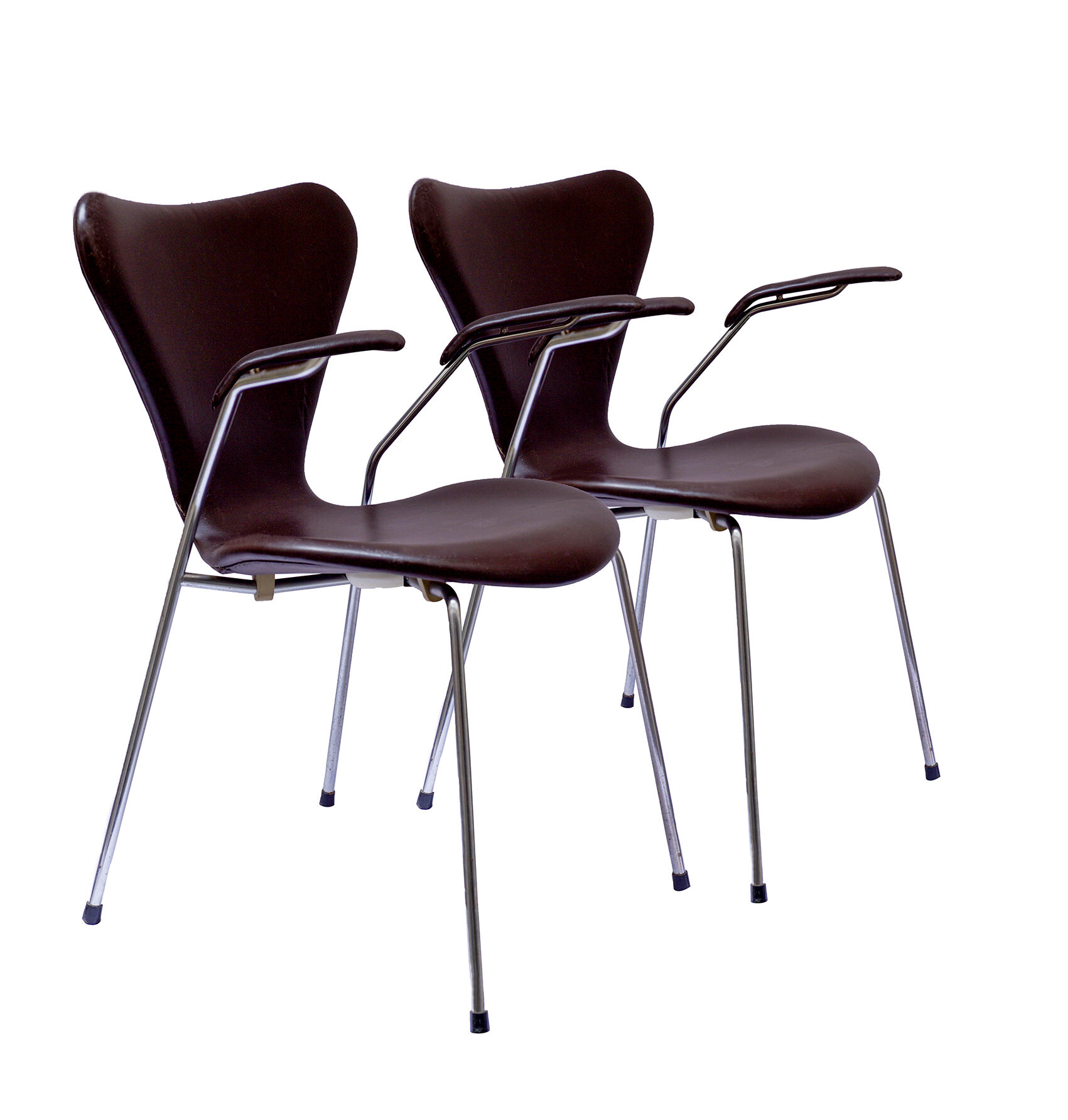 Paire de chaises modèle 3207 par Arne Jacobsen pour Fritz Hansen