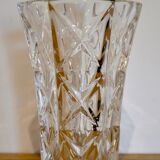 Vase en verre sculpté