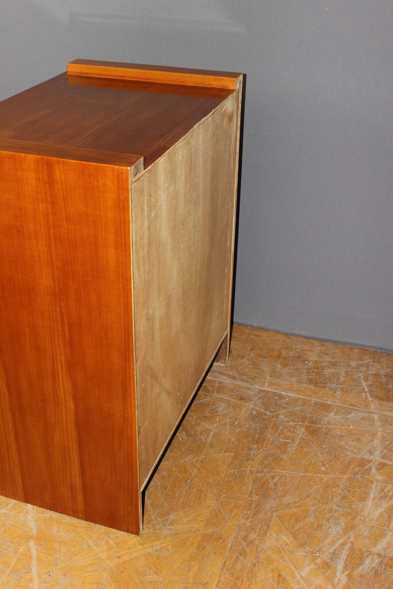 Commode design circa 1970