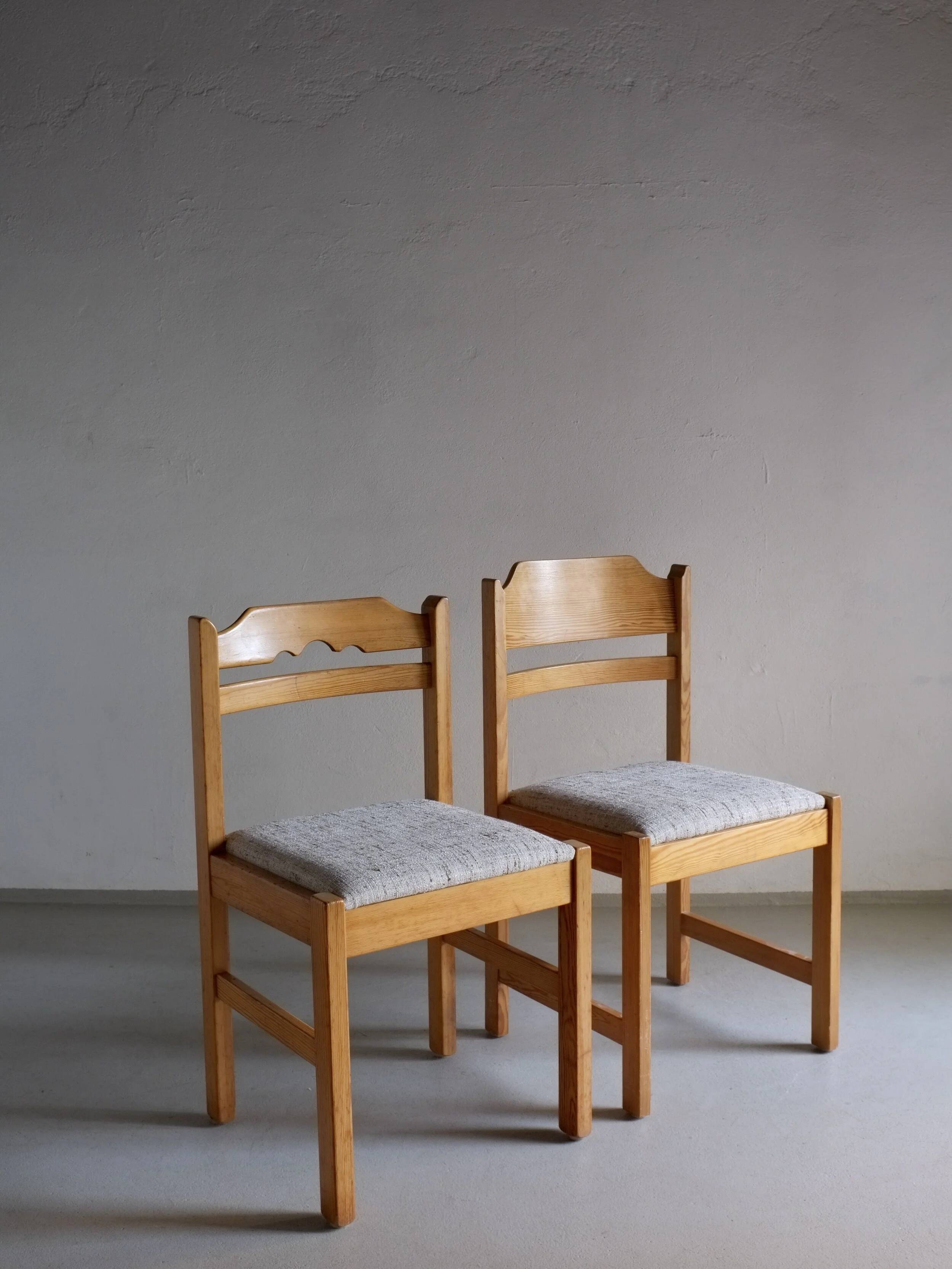 6 Minimalist Pine Dining Chairs | Sweden | 1960s