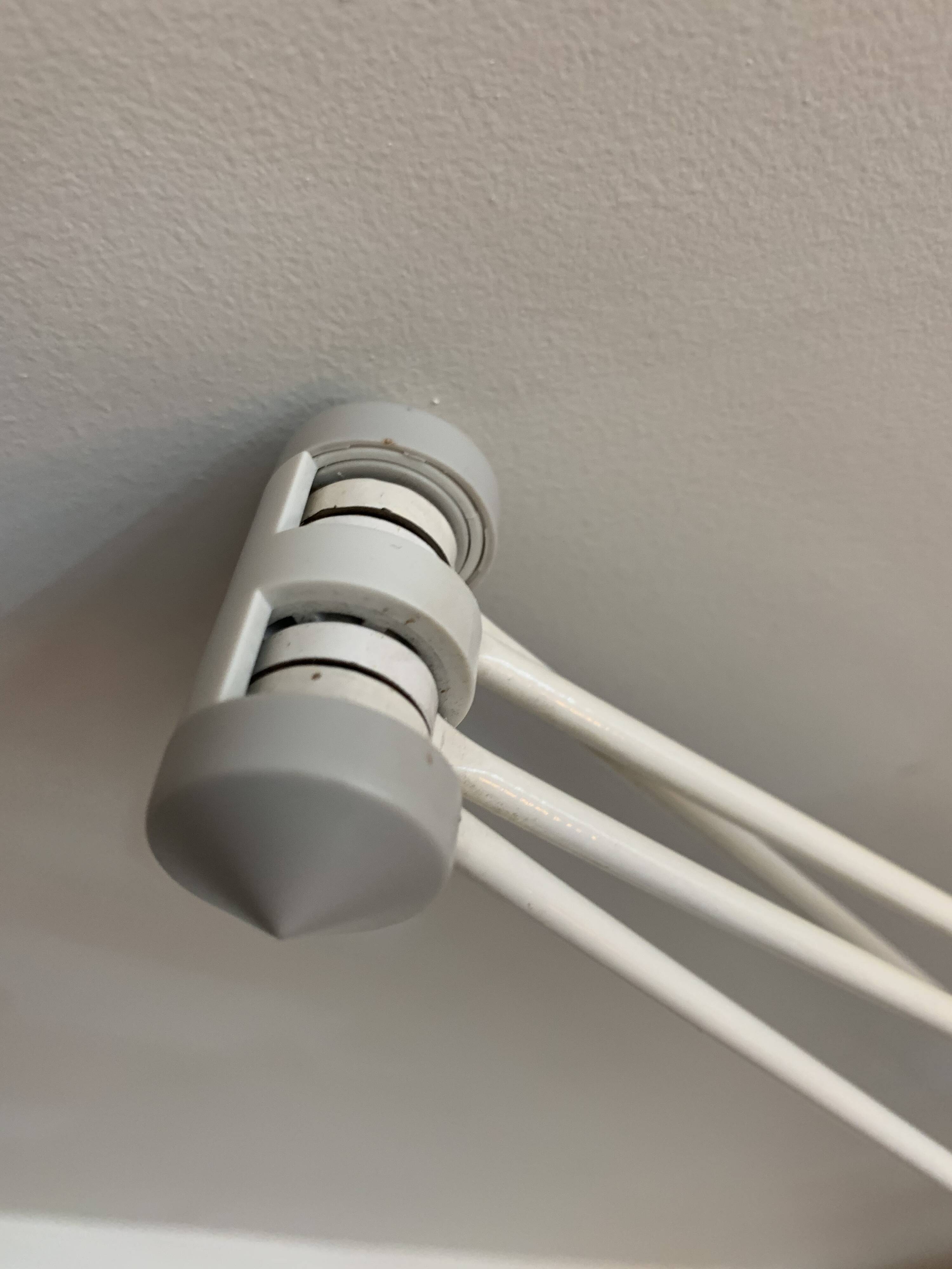 White pyramid desk lamp embnched white pyramid Lungean and Pellmann 1980