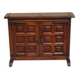 Shallow buffet in solid oak in Tuscan style.