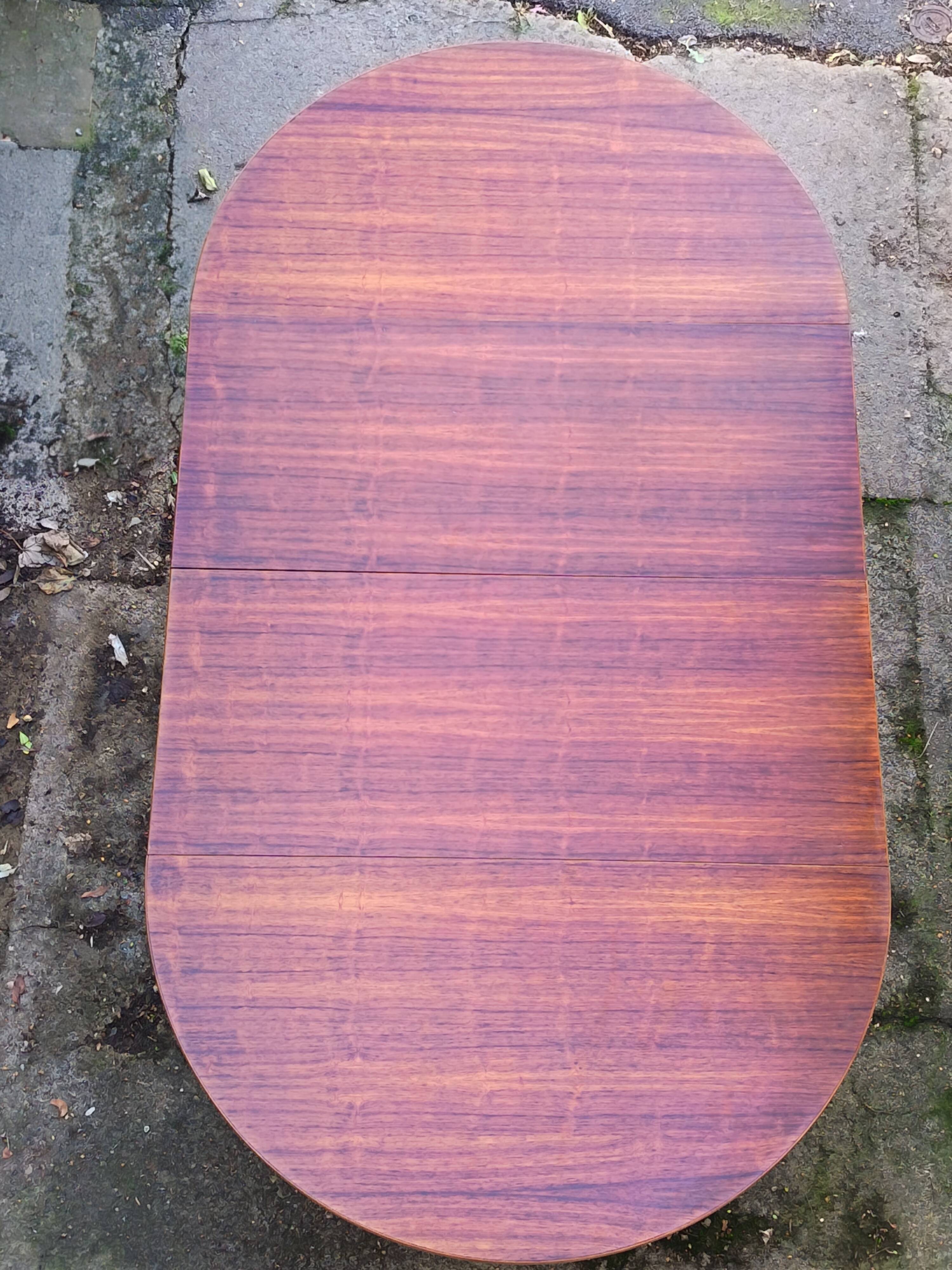 Henning Sorensen extendable dining table in rosewood from the 1960s.