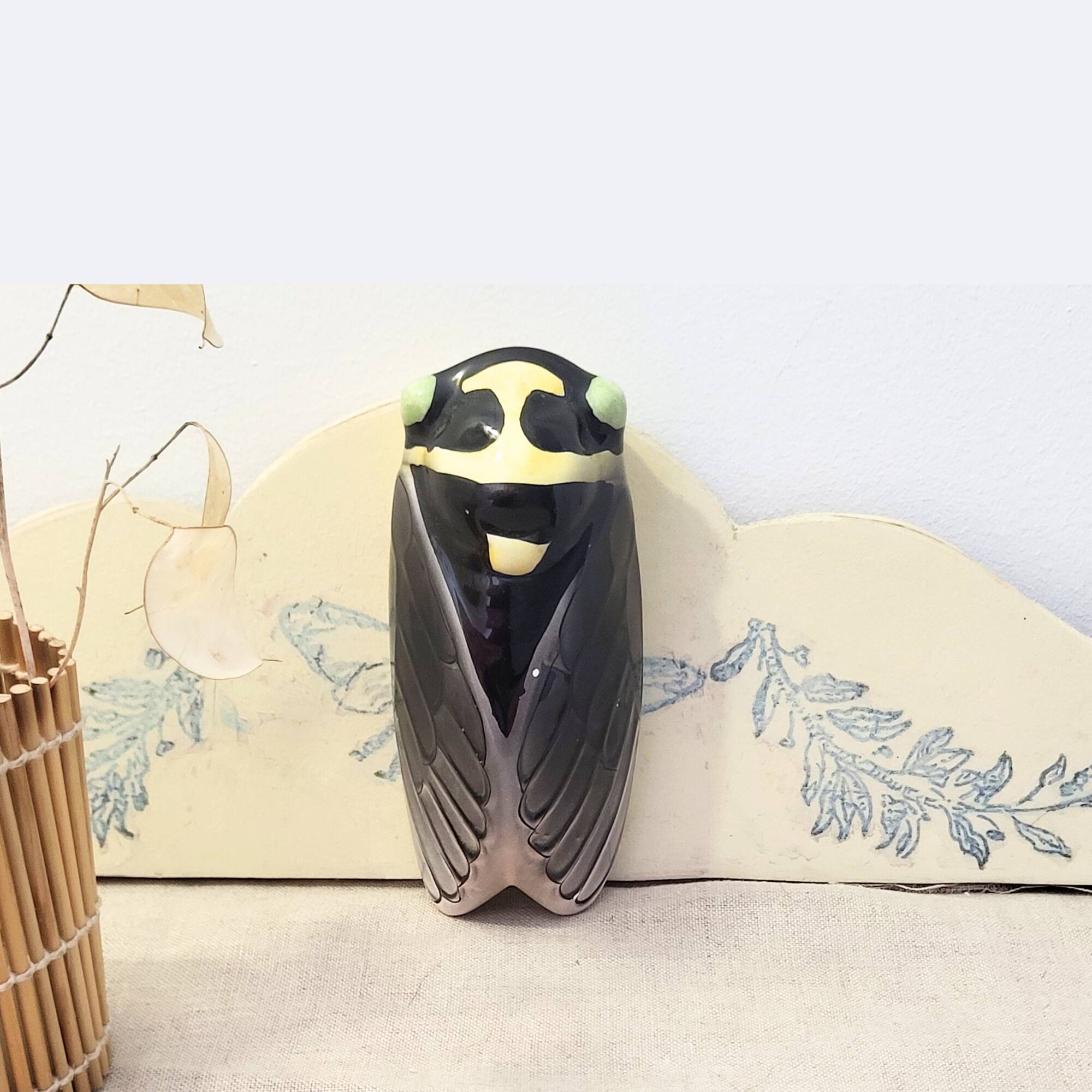 Vintage hand-painted earthenware wall cicada – Provençal retro decor