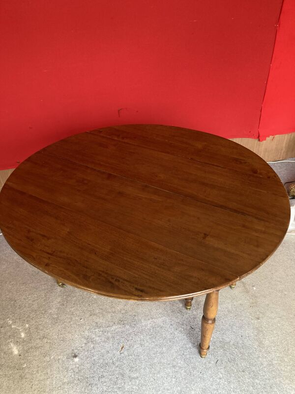 Table à volets en merisier.